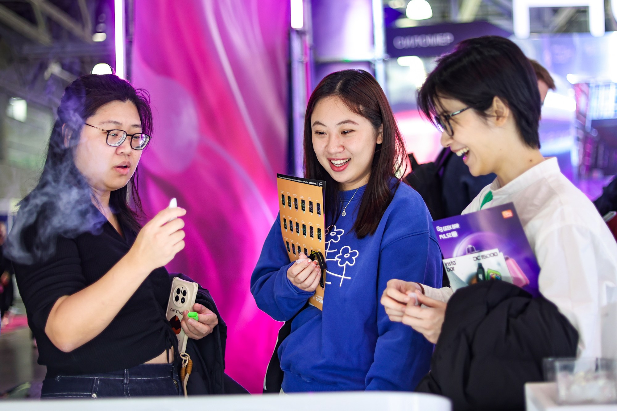 Стенд PLONQ на Vape Club Show. Фотограф Дарья Попова