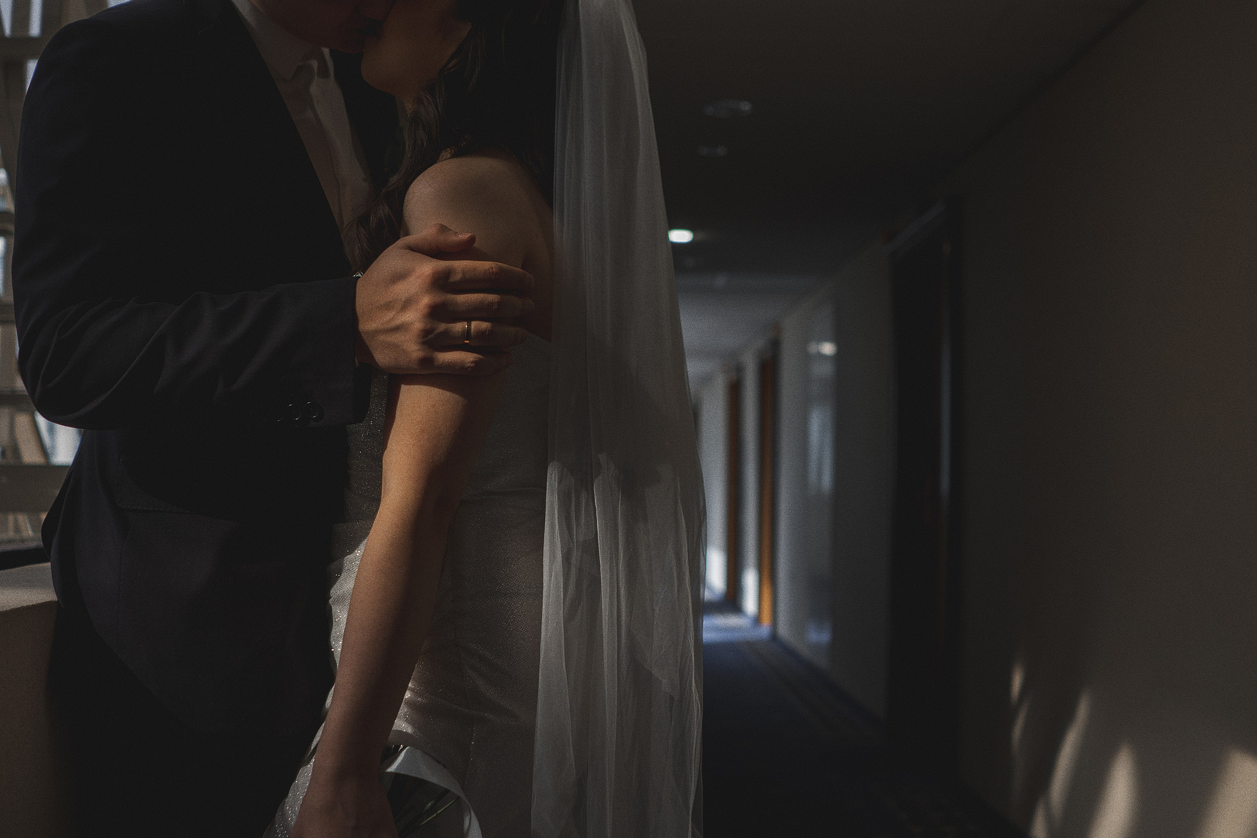 Свадебная фотосессия в Екатеринбурге. Отель Атриум паллас