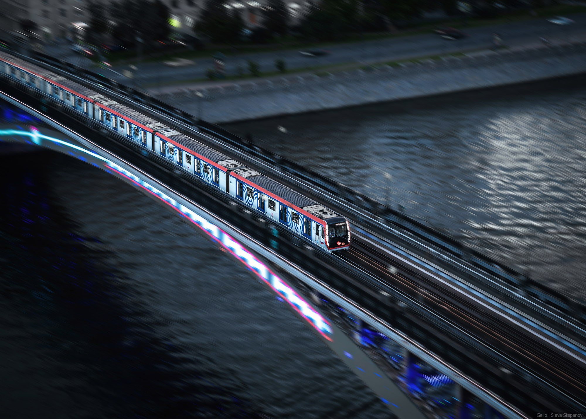 Поезд на метромосту