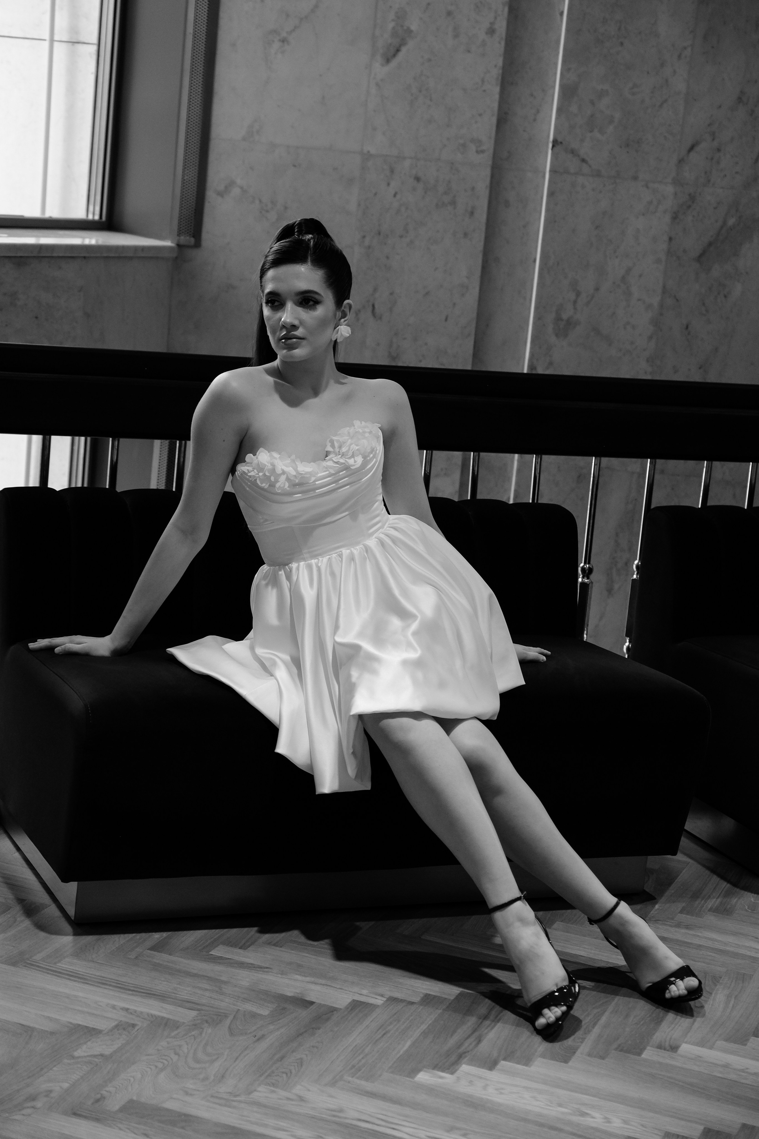 Свадебная фотосессия в театре драмы имени Наума Орлова. Свадебный фотограф в Челябинске Сырчикова Наталья