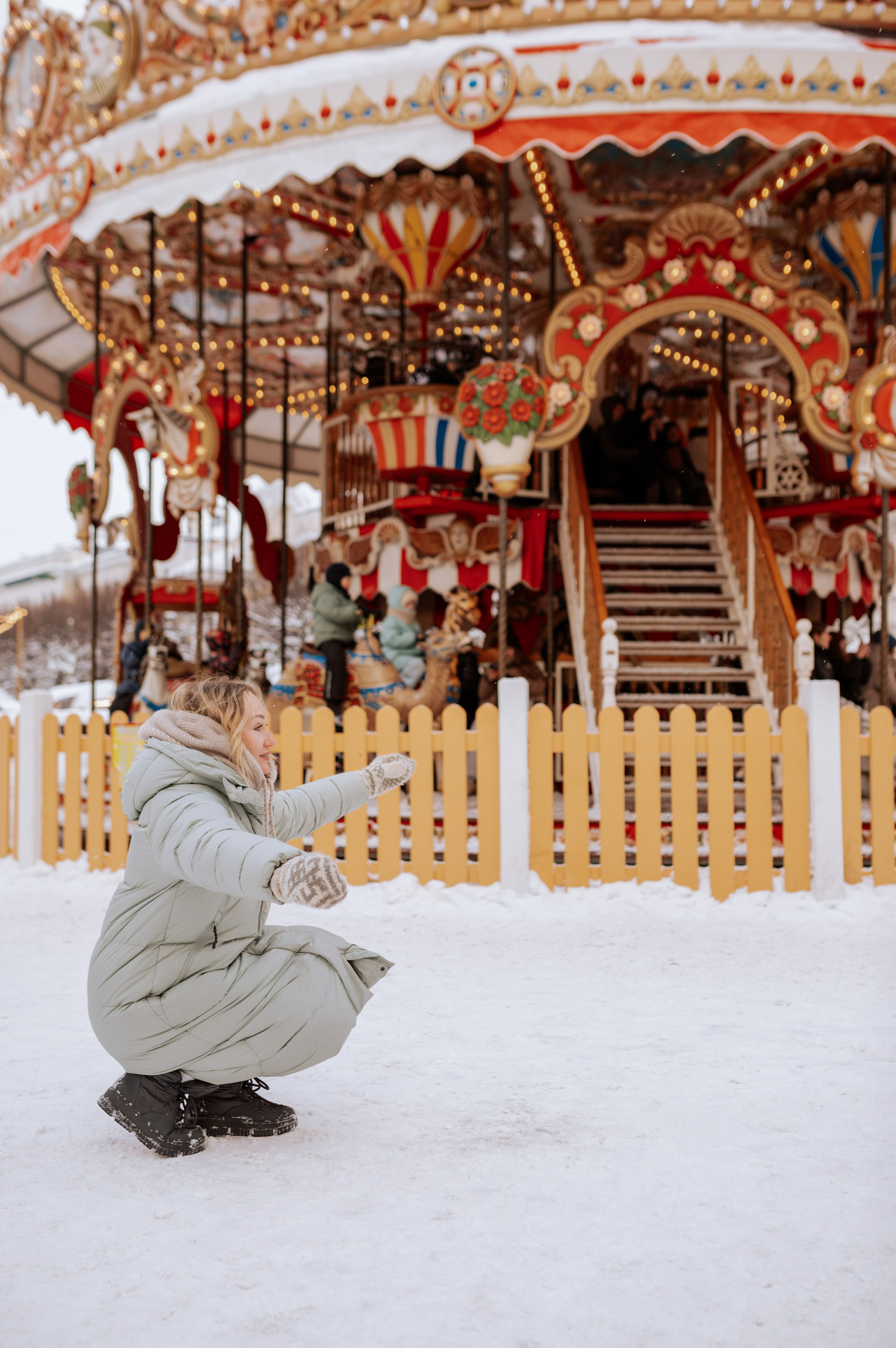 Семейная, Манежная площадь