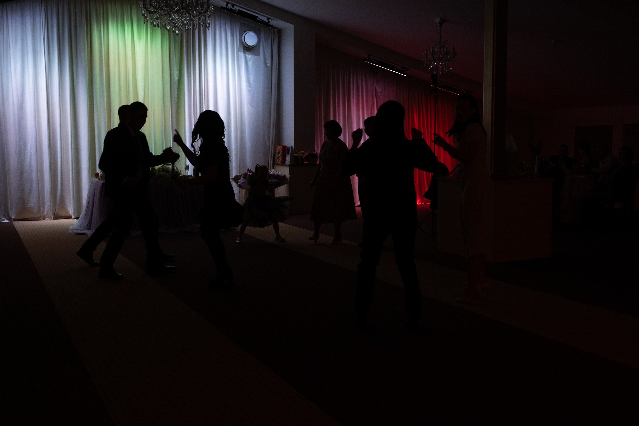 Свадебный фотограф — стильная и эмоциональная съемка вашего дня | Анна Кораблик. Свадебный фотограф в Екатеринбурге — заказ профессиональной фотосесии, все виды фотосъемки