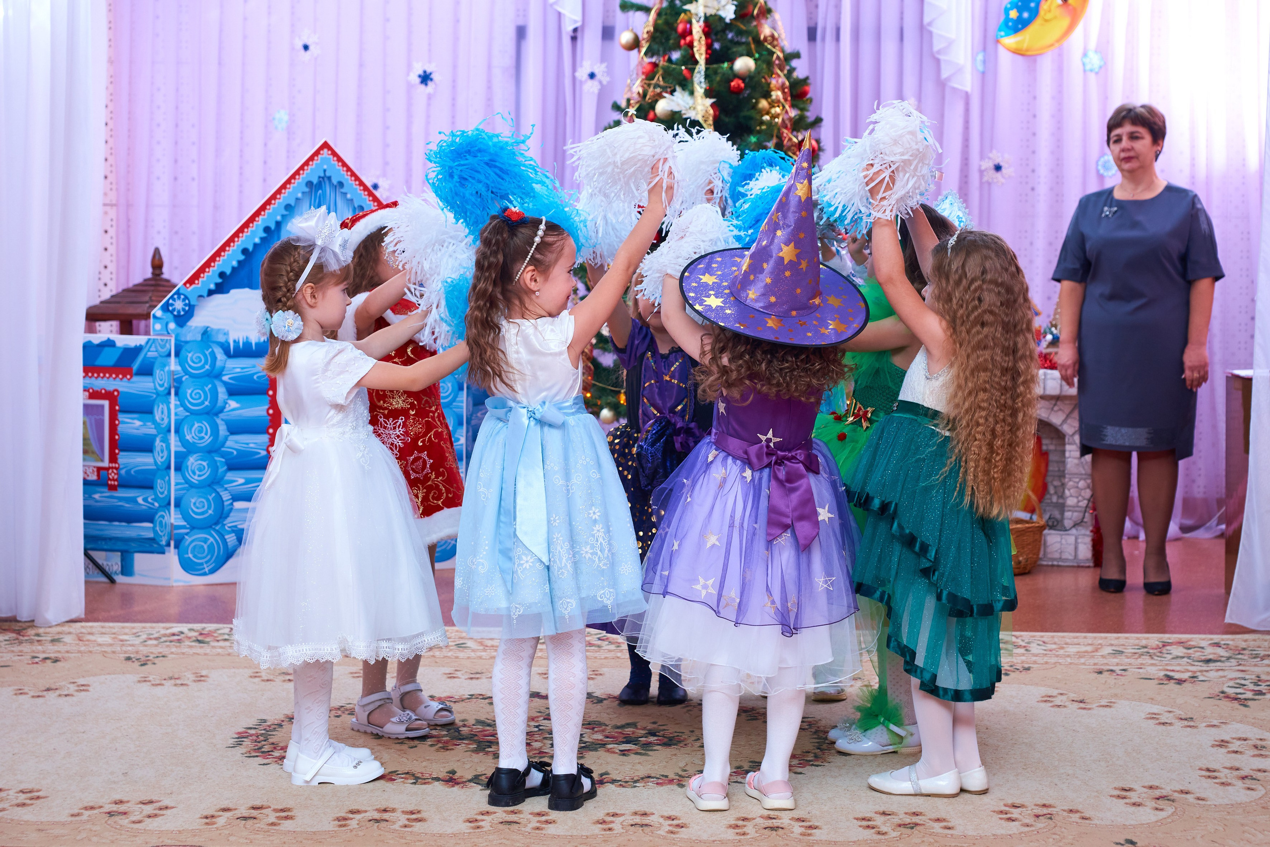 Новогодние утренники. Childrenfoto.ru