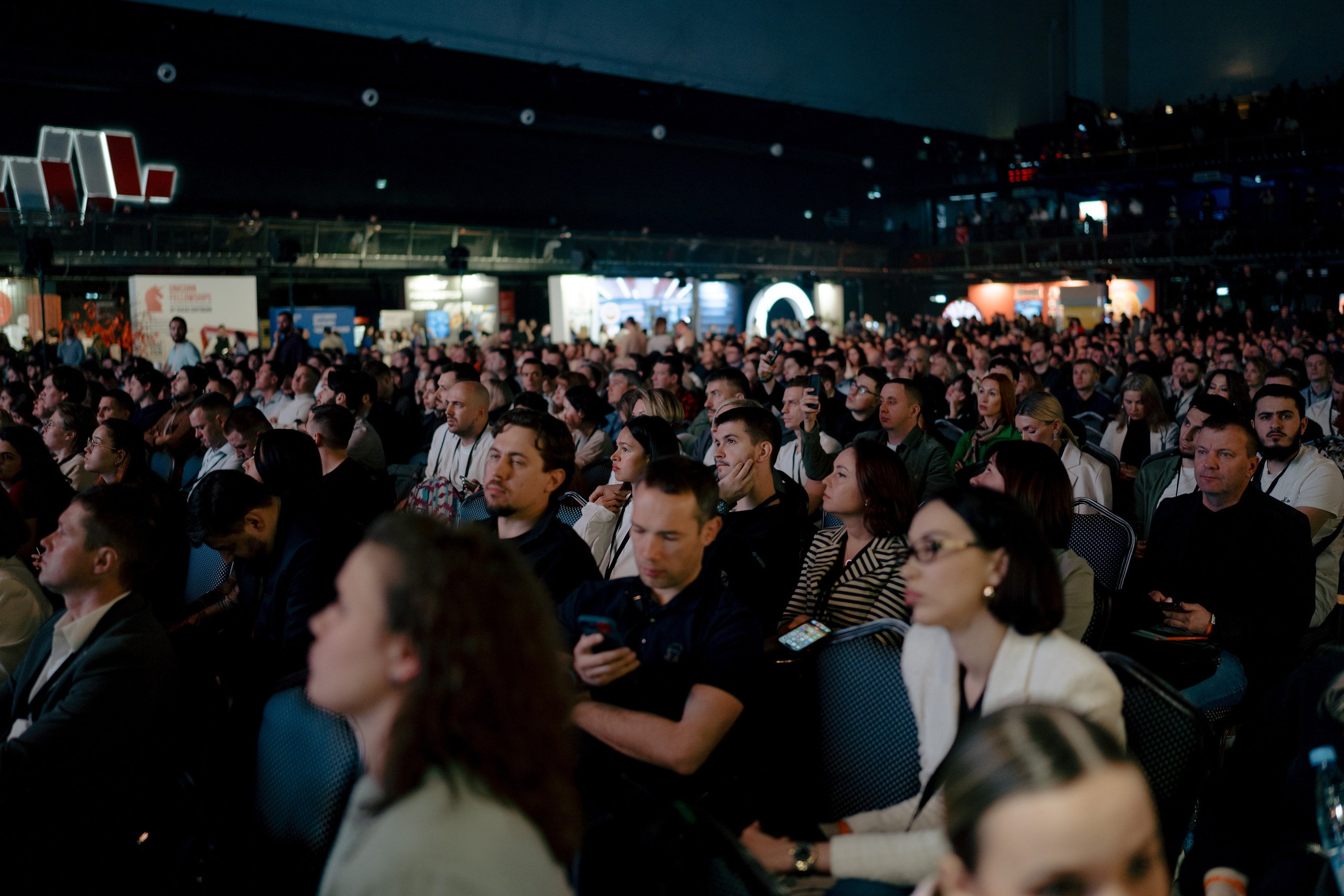 Конференция ОСНОВАТЕЛИ ЛАЙФ в MTS LIVE HALL. Репортажный фотограф в Москве Саша Дружинина