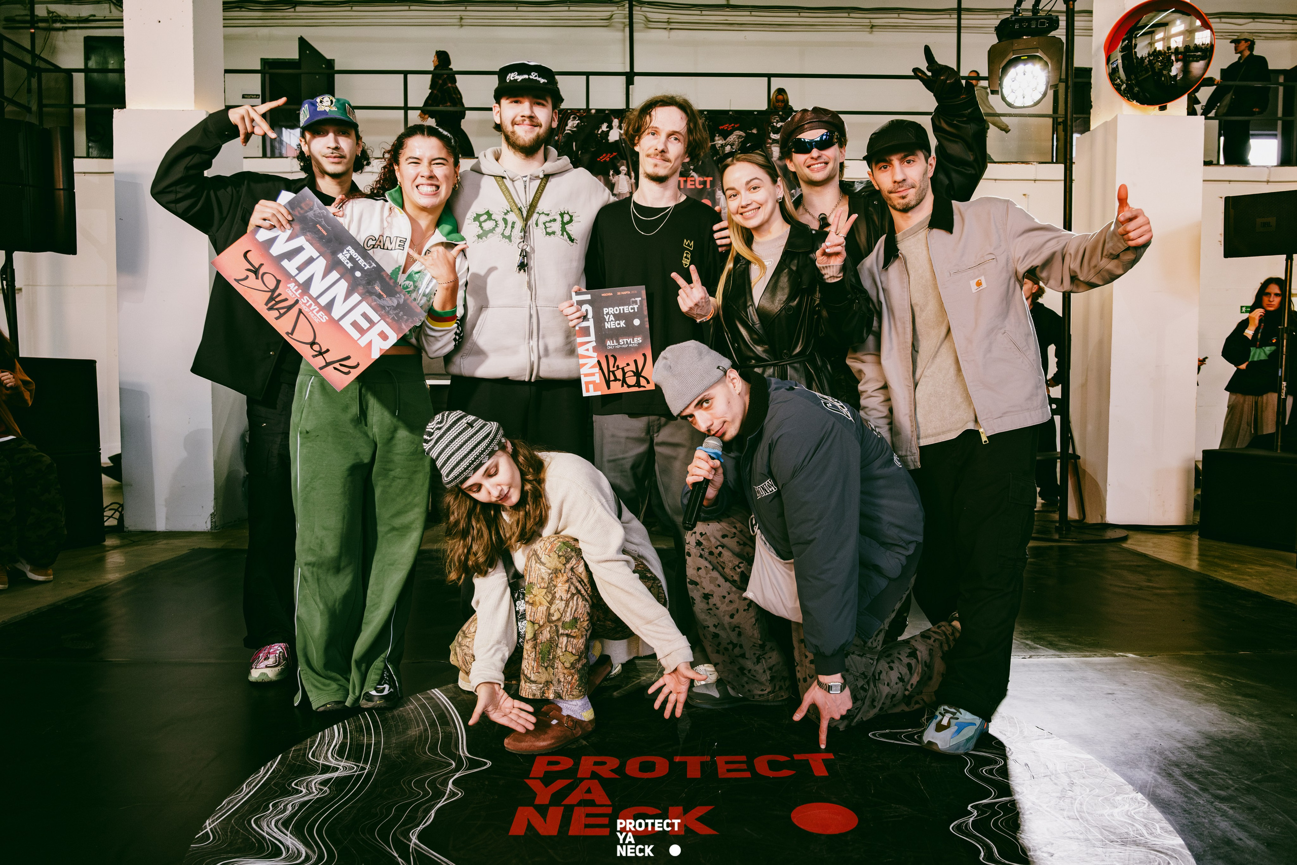 PROTECT YA NECK 22/03 (@youlovebu). Соня бу тебя сфоткала