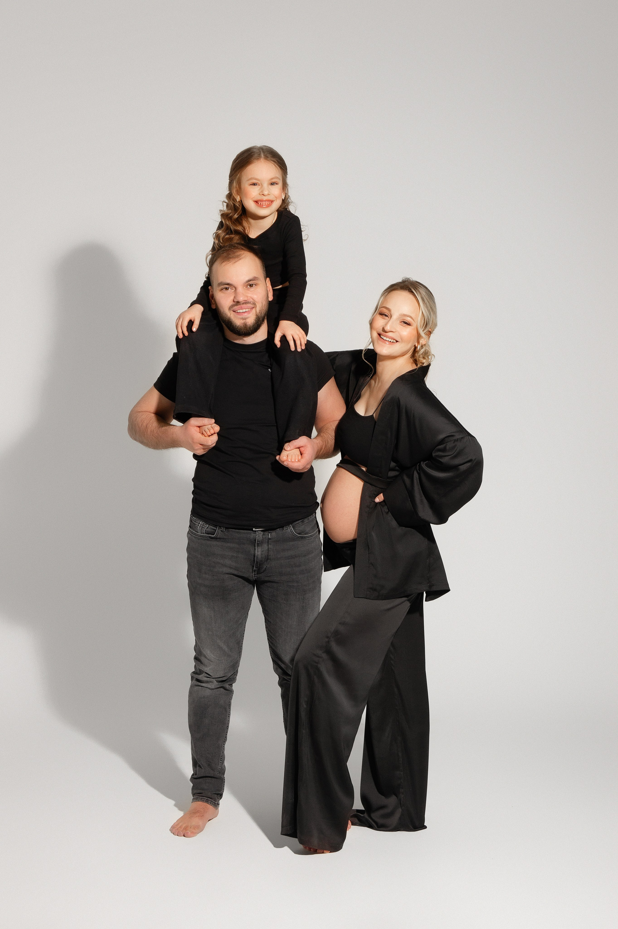 Екатерина с семьёй. Фотограф беременности в Екатеринбурге Илона Филатьева