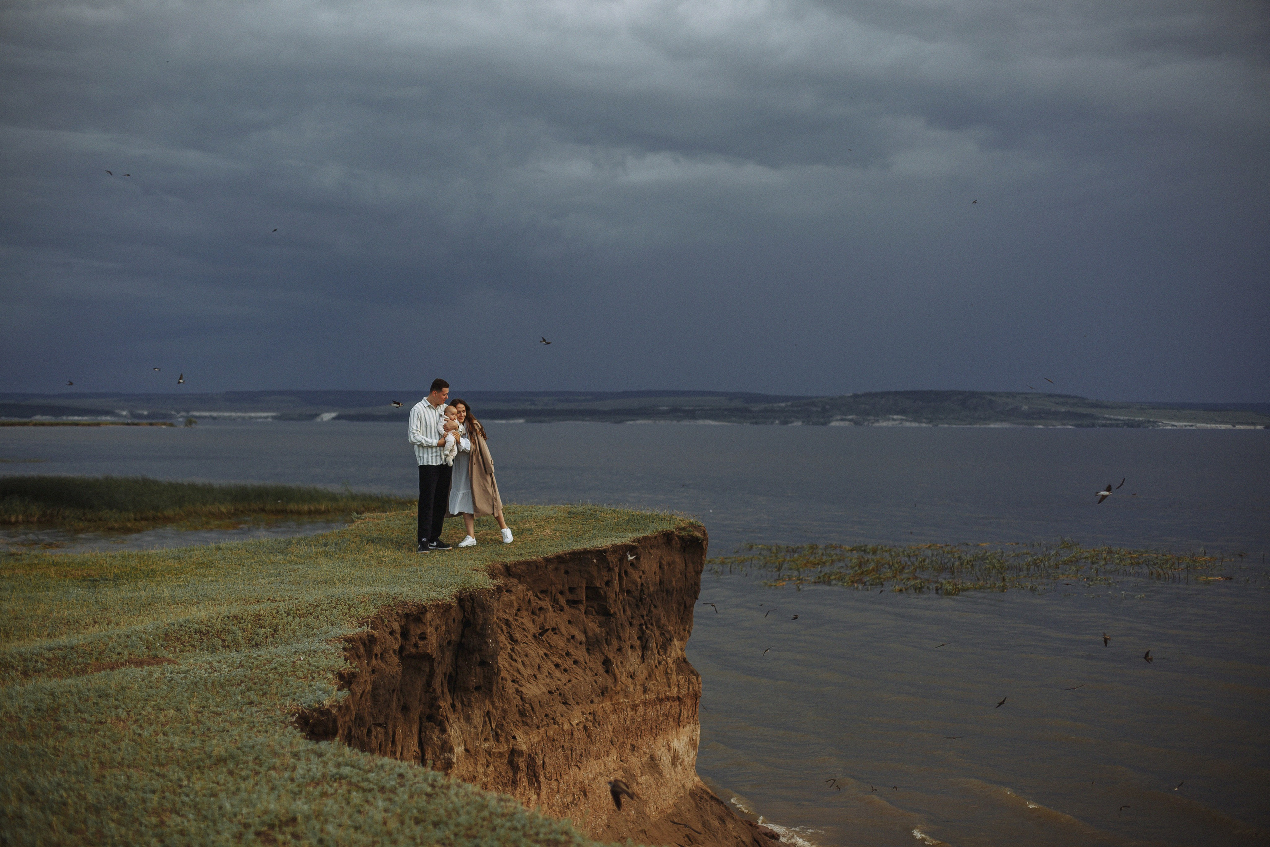Теплая семейная фотосессия во время грозы. Семейный и свадебный фотограф в Саратове Катерина Оленская