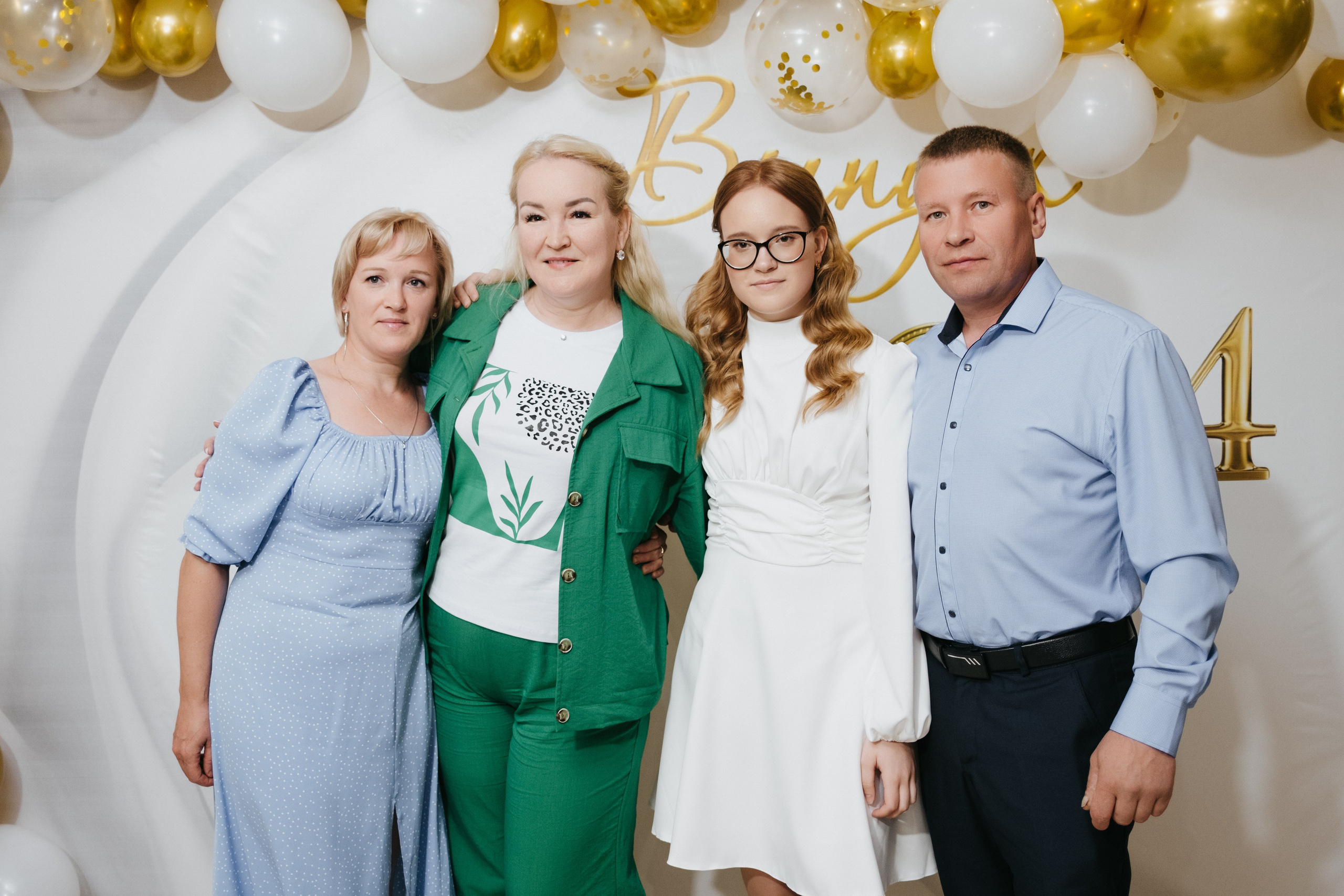 Выпускной 11 класс школы № 30. Свадебный и репортажной фотограф Денис Ожигин в Краснодаре и Краснодарском крае