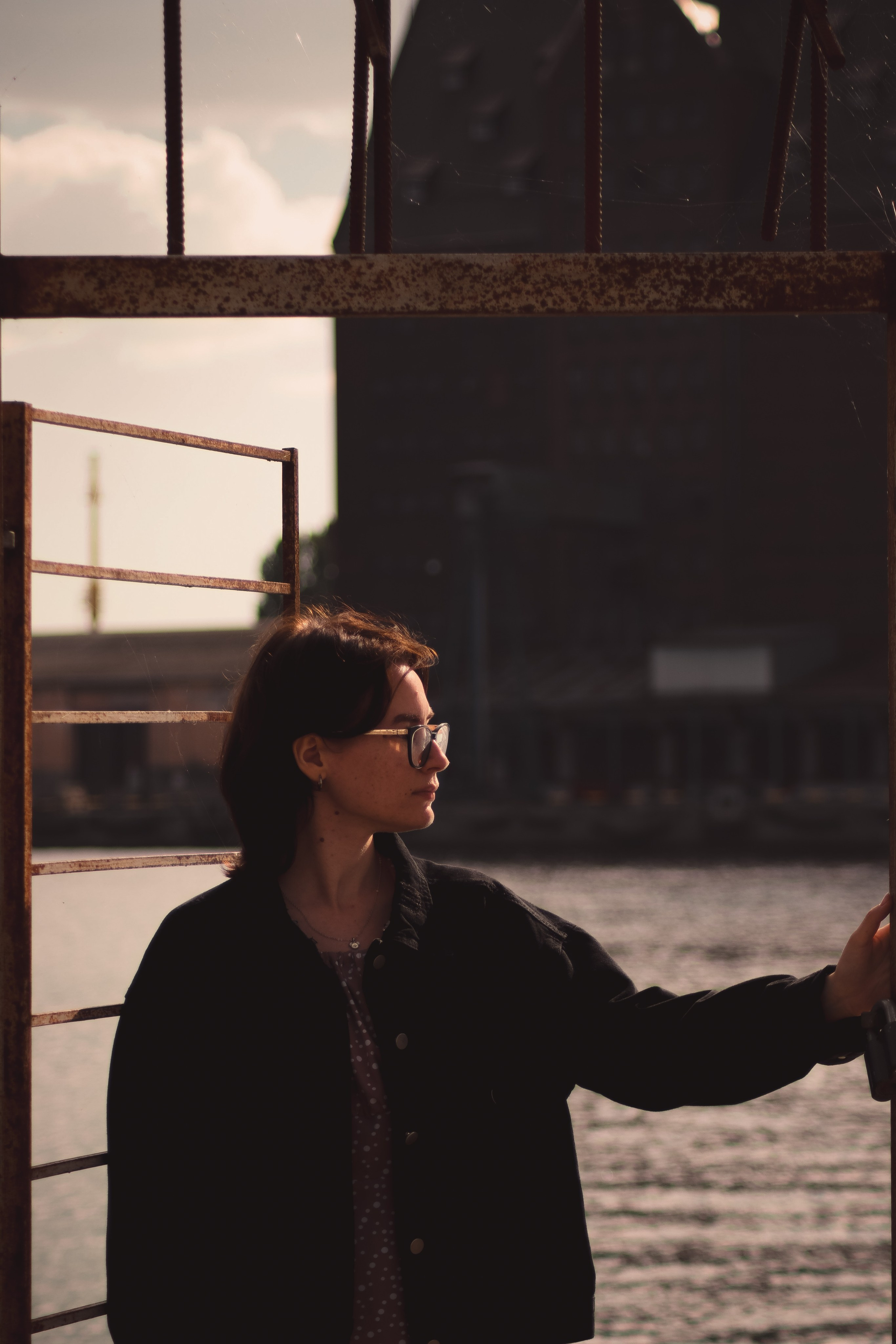 Юля П. (Near the water). — Digital Noise —