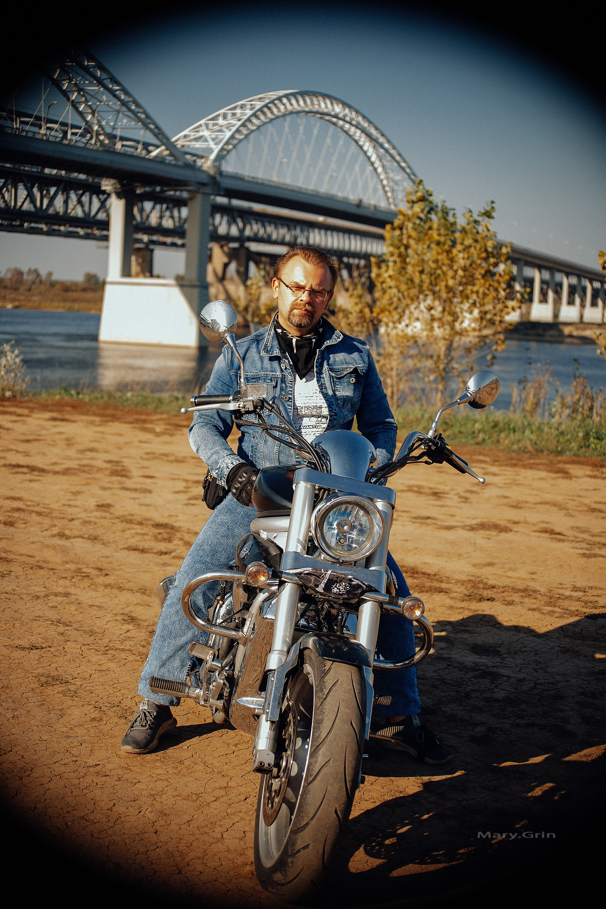 Дмитрий с мотоциклом. Детский и семейный фотограф, фотограф мероприятий Нижний Новгород