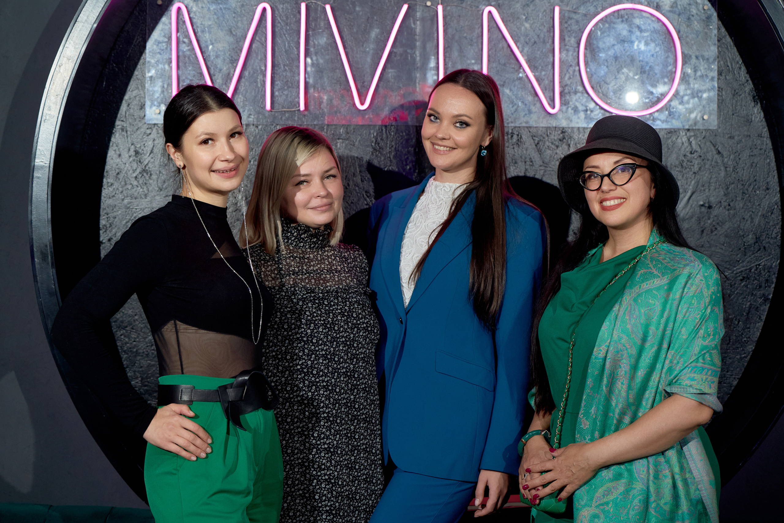 18 мне уже бар MIVINO репортажная съёмка. Мартазова Екатерина фотограф. Екатеринбург