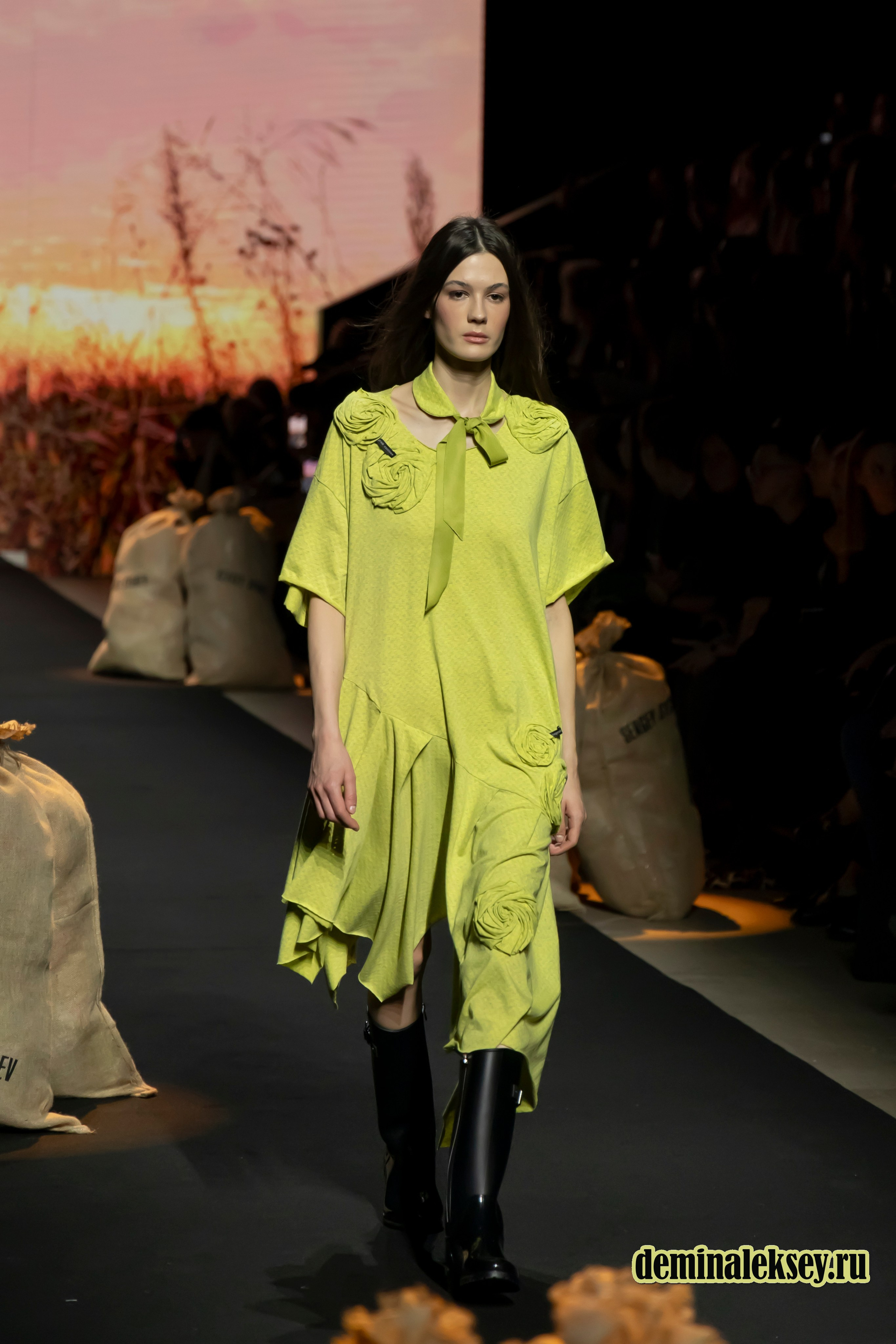 Московская неделя моды 2024 9 октября дизайнер SERGEY SYSOEV. Репортажный, семейный и студийный фотограф в Москве Демин Алексей