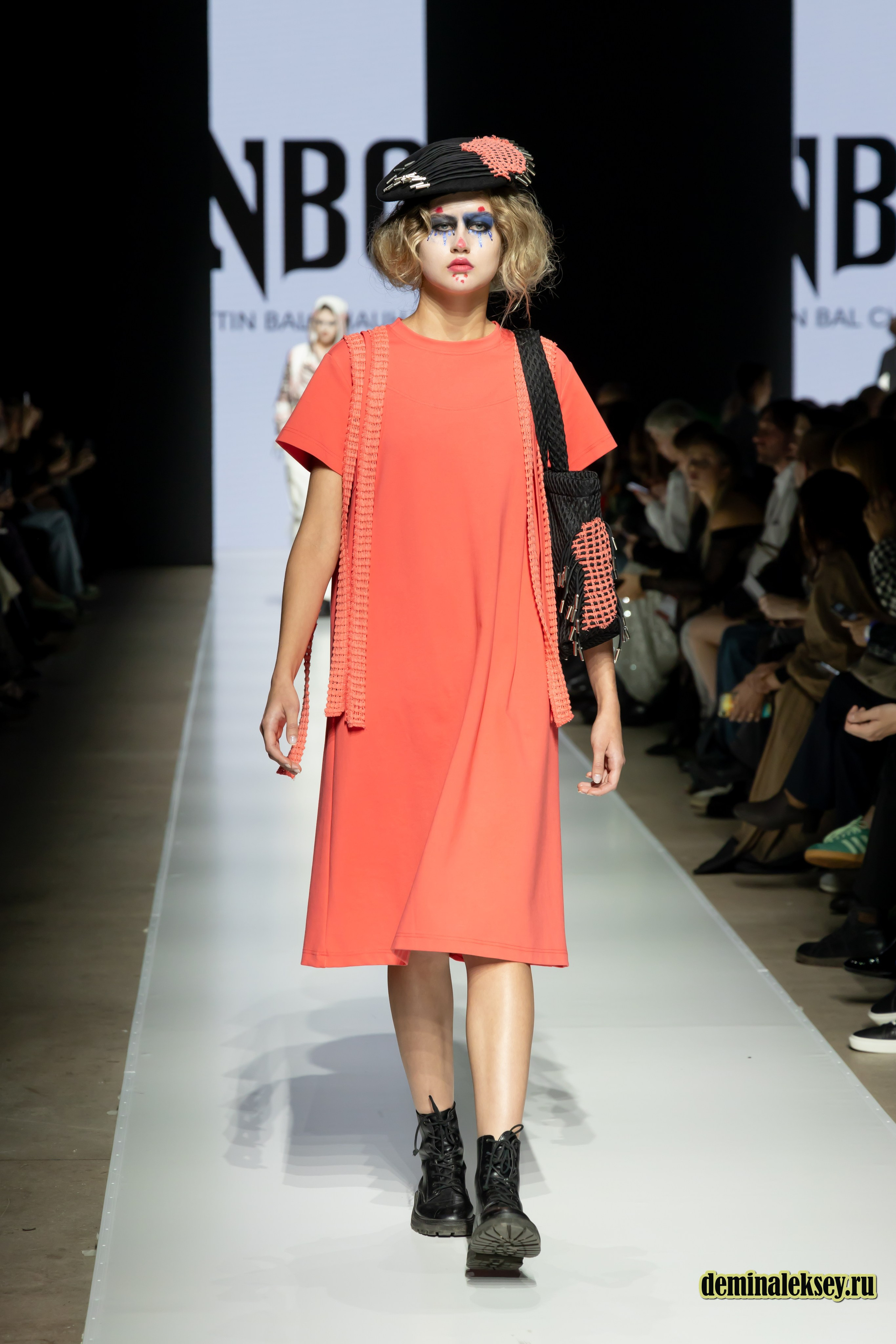 Московская неделя моды 2024 9 октября дизайнер NITIN BAL CHAHUAN presented by Fashion Design Council of India. Репортажный, семейный и студийный фотограф в Москве Демин Алексей