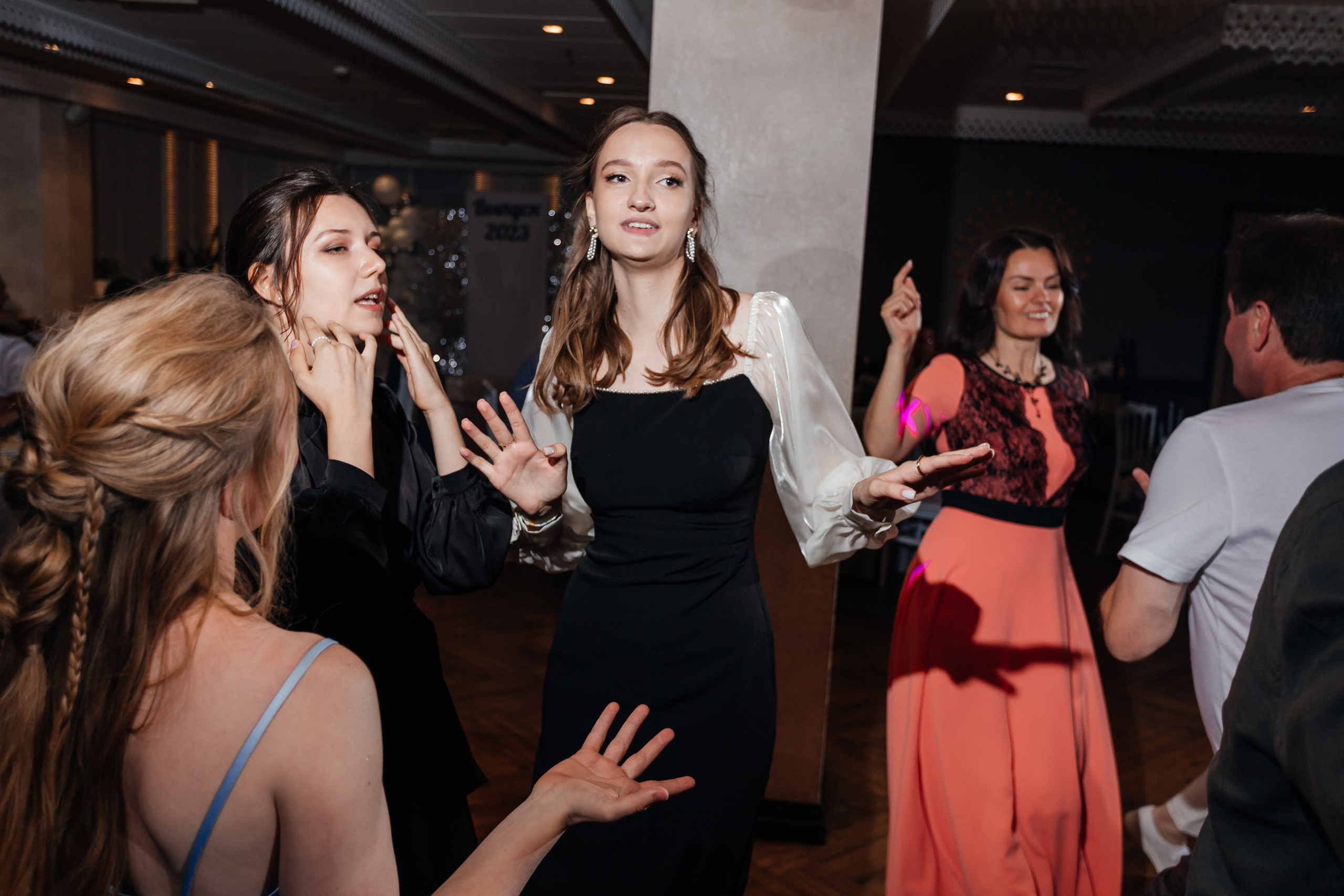 Выпускной 11 «А». Школа № 42. Свадебный фотограф в Краснодаре Николай Крауз