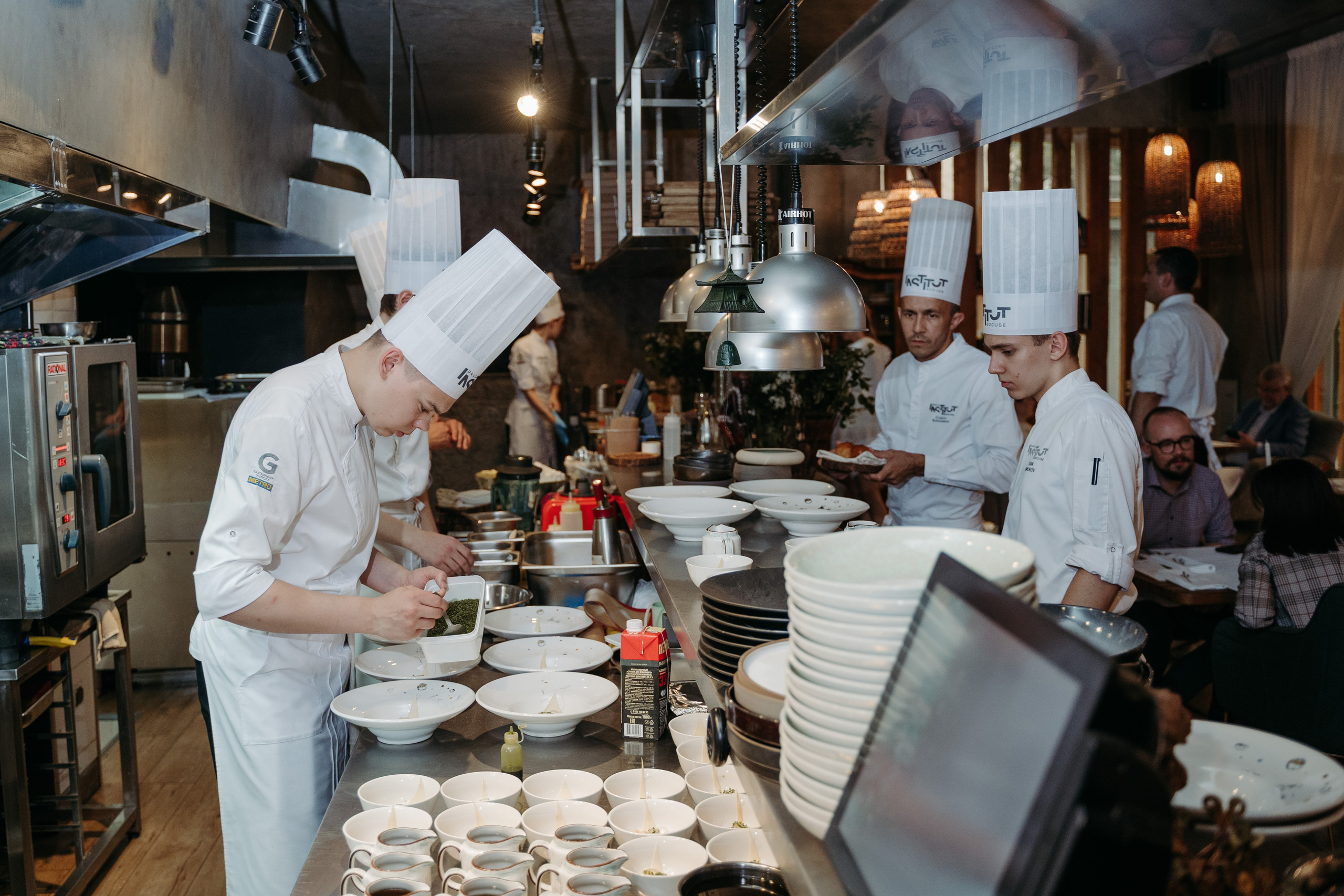 Открытый ужин с Mishlen Шеф Поварами. Репортажный и свадебный фотограф в Москве Рая Небогатова