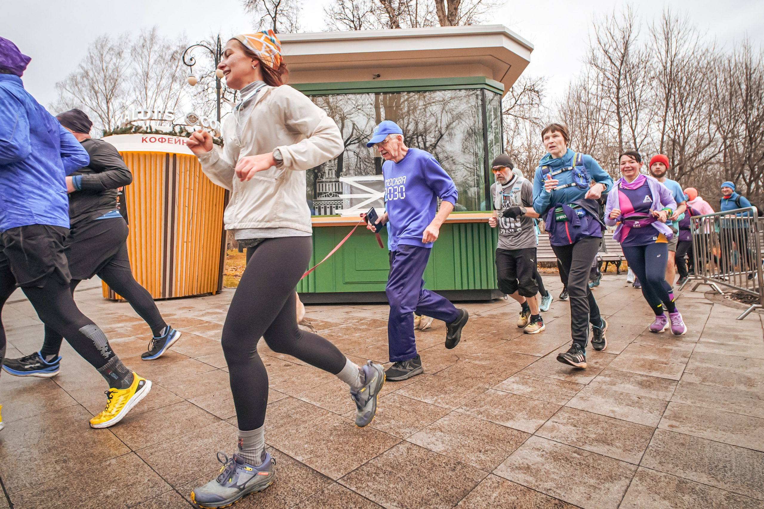 #марафонудома #яuzarun 2024 2-я петля, группа 6:30. Роман Капилюшов. Бег. Фото. Видео. г. Люберцы