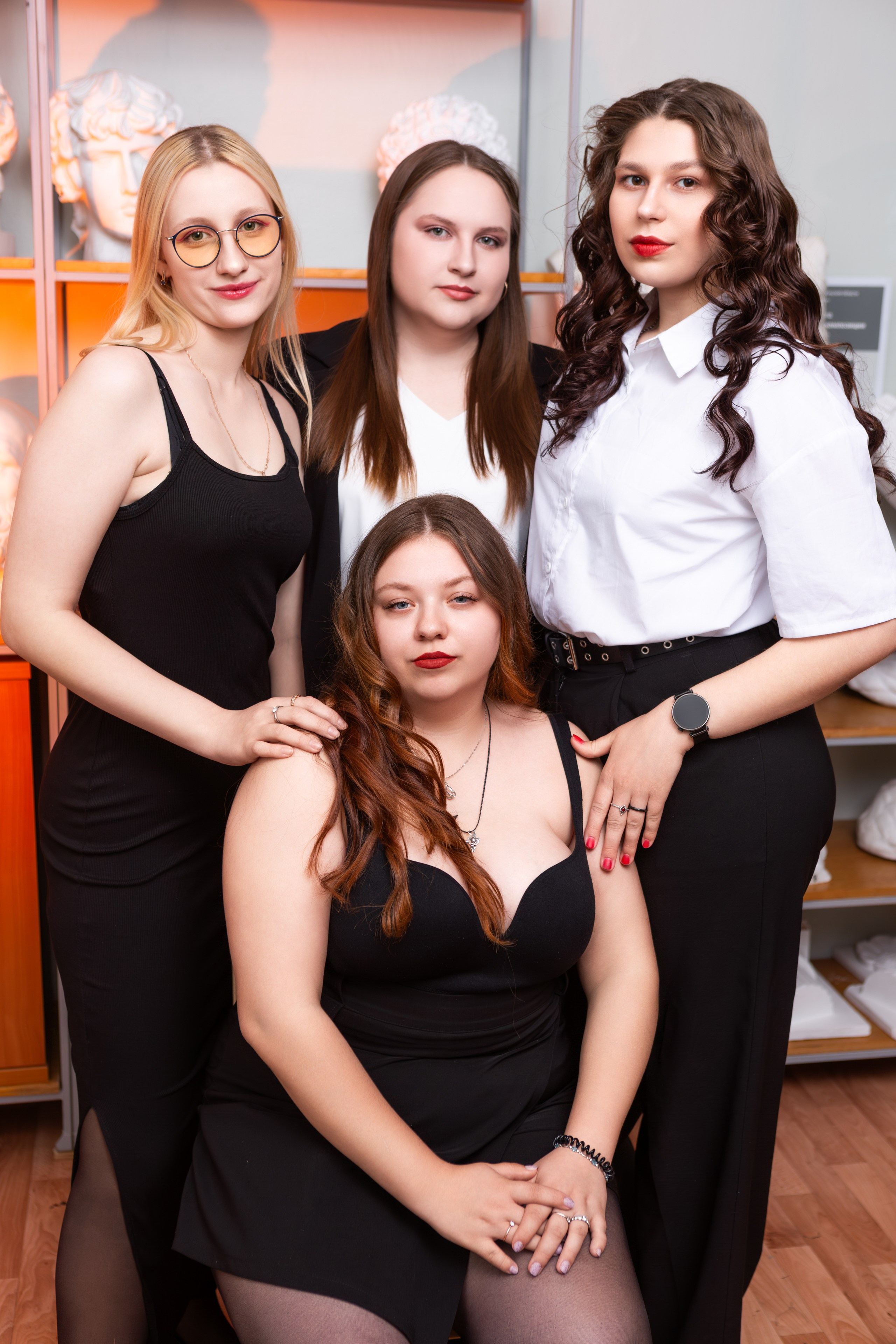 ФОТОСЕССИЯ В АУДИТОРИИ ДЛЯ БУДУЩИХ УЧИТЕЛЕЙ — выпускников Чернского профессионально-педагогического колледжа. ТВОЙ АЛЬБОМ / ТВОИ ПРАВИЛА