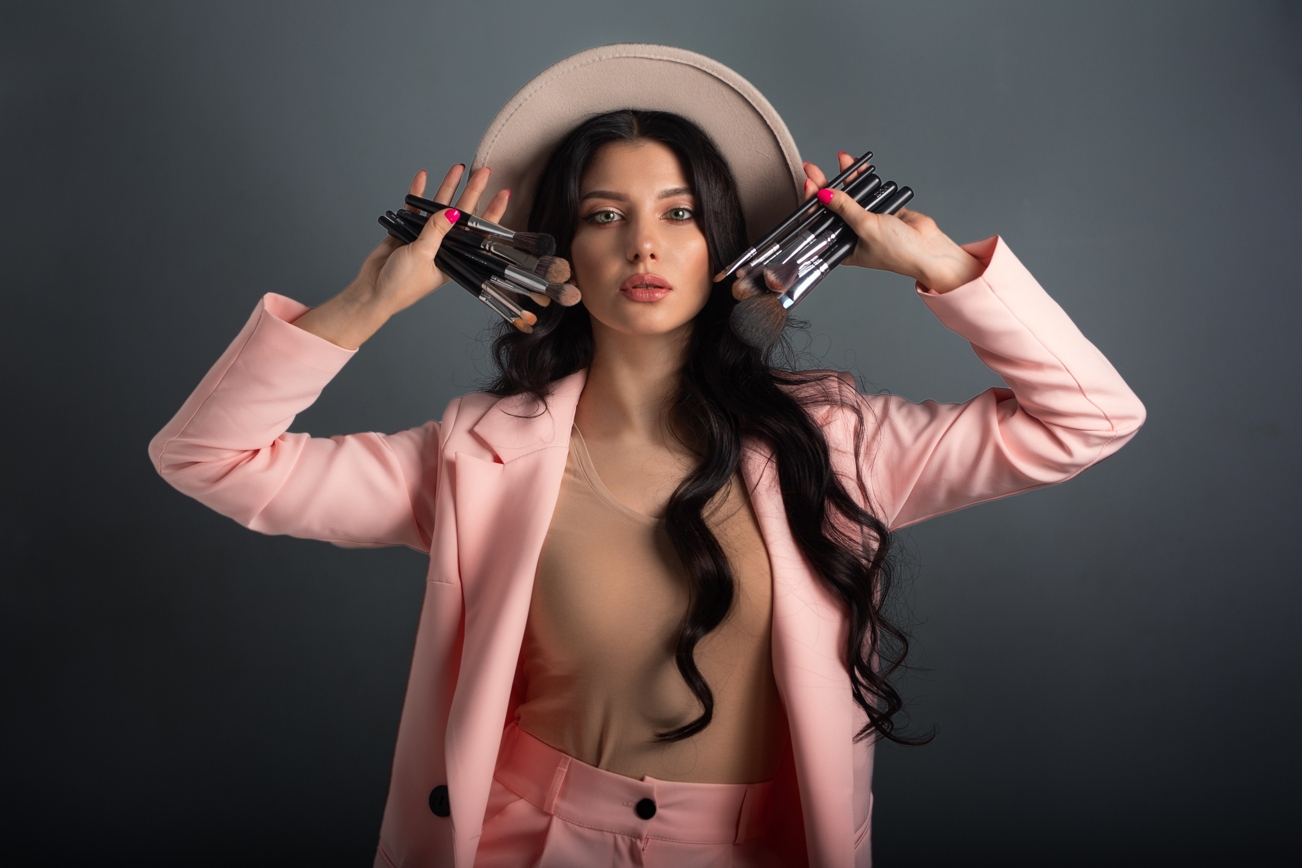 Фотосет с Кристиной в студии на циклораме и на улице города в формате для «себя»