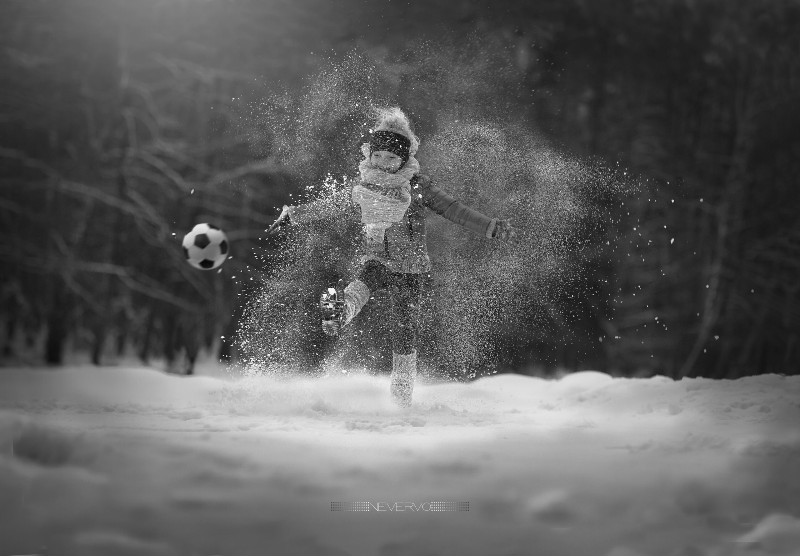 Черно-белая фотосъемка. B&W съемка в Москве. ЧБ фотограф Олег Голишник. Арт-фотограф Олег Голишников. Творческая мастерская