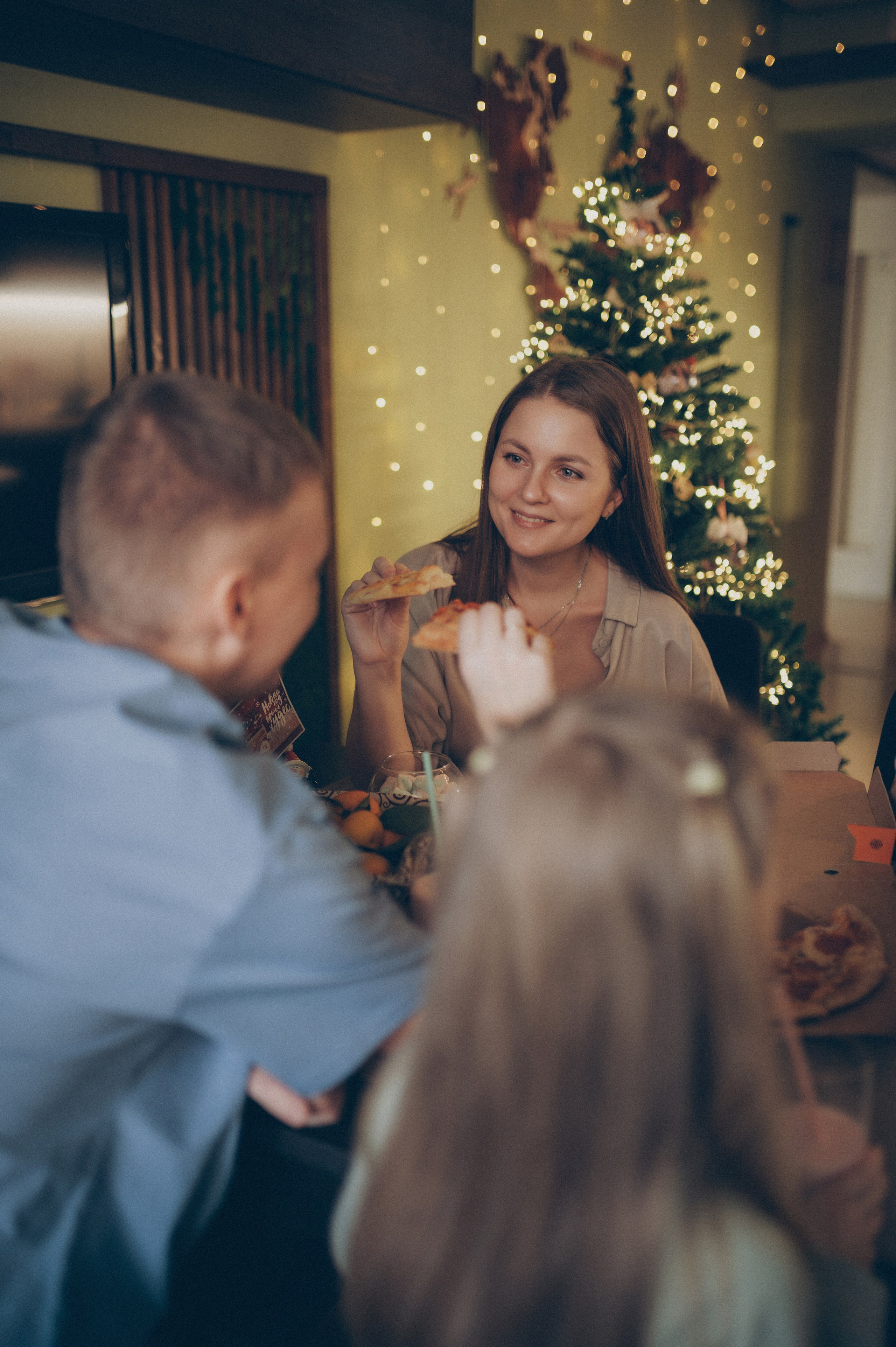 Тася, Соня, Женя и Илья (новогодняя домашняя). Фотограф, г. Лесной Свердловской области