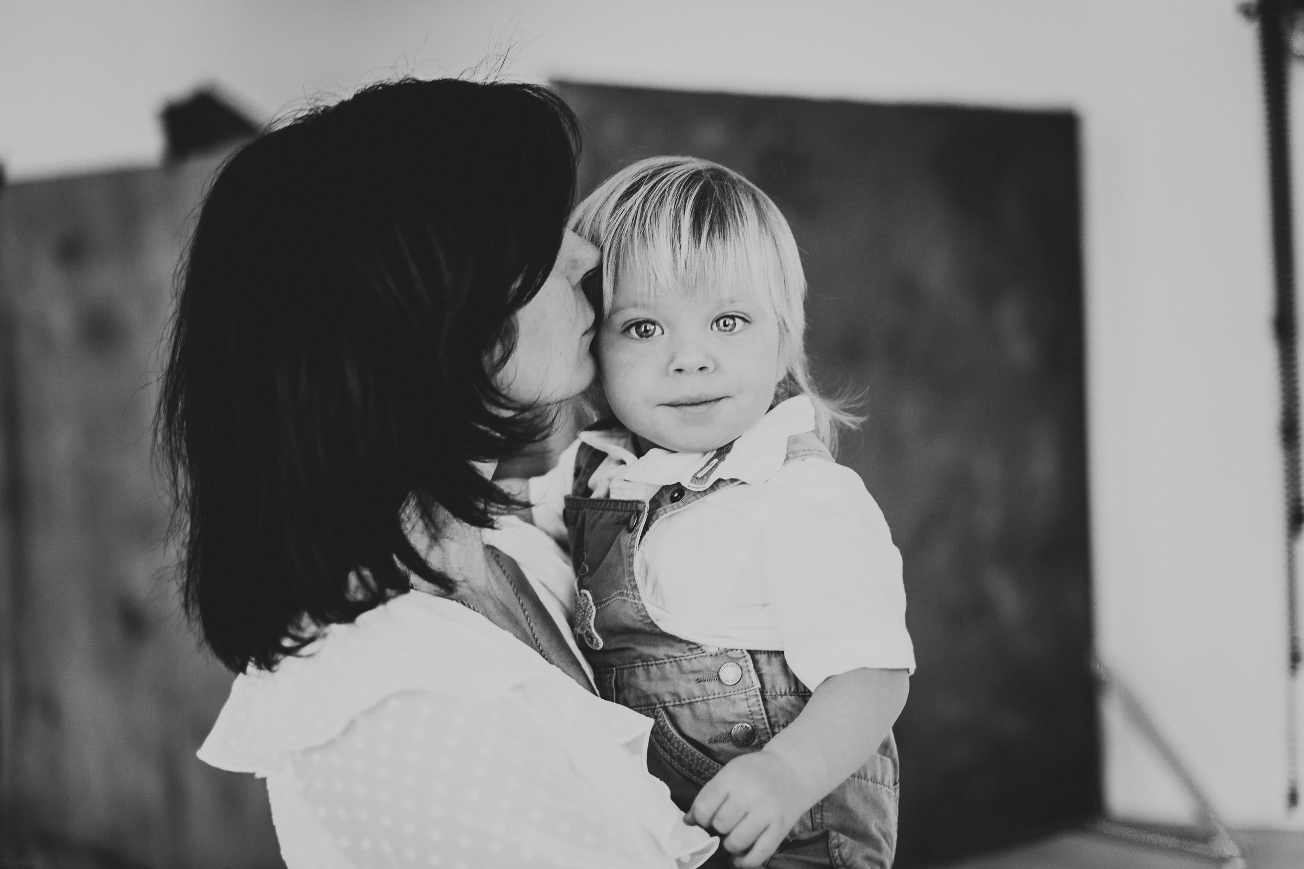 Фотосессия отца с маленьким сыном в студии. Детский, свадебный и семейный фотограф Юлия Курбатова, Санкт-Петербург