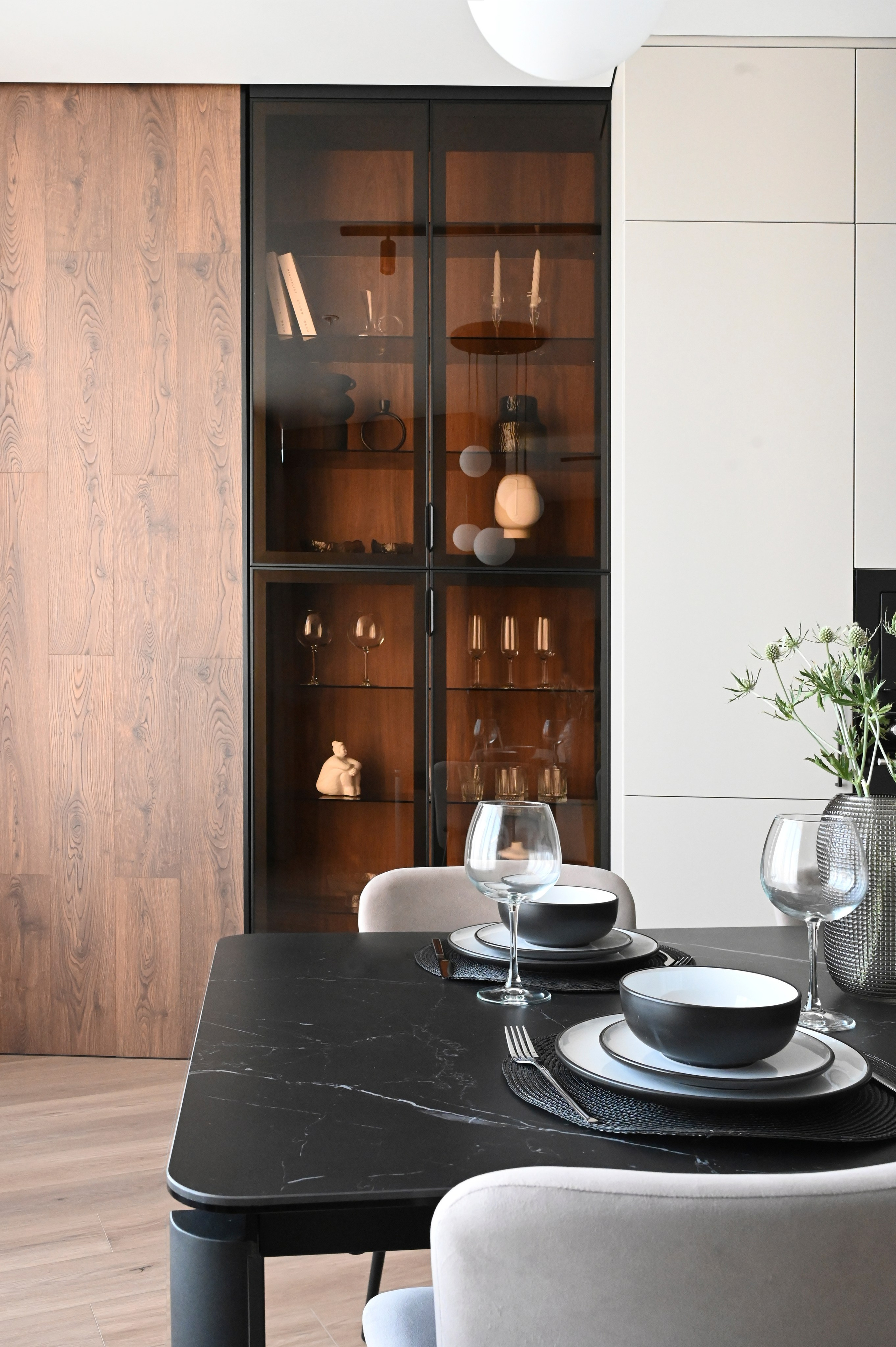 Башня Исеть дизайнер Вероника Миллер. Мебель на заказ