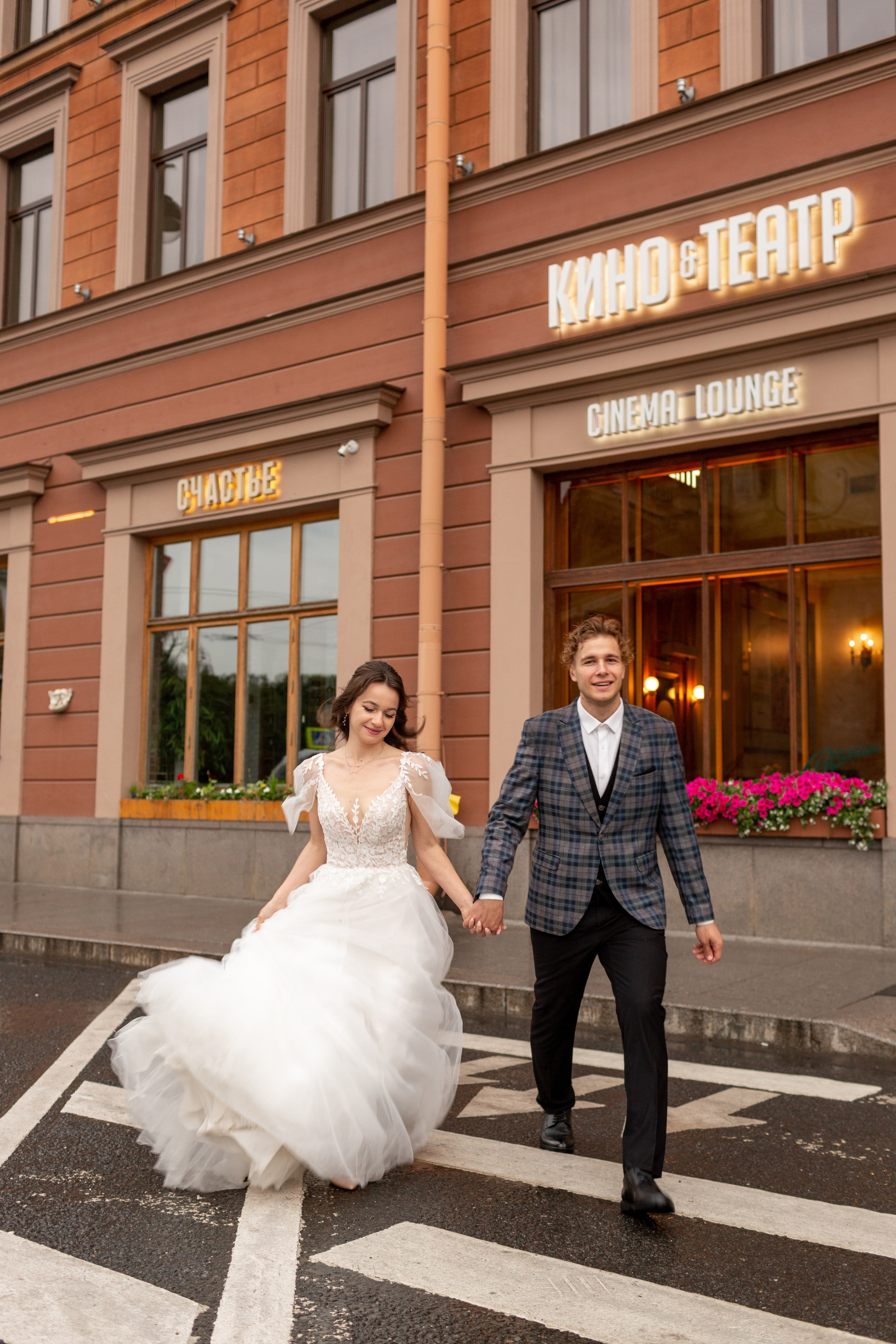 Свадебная фотопрогулка. Свадебный фотограф Кирилл Белый