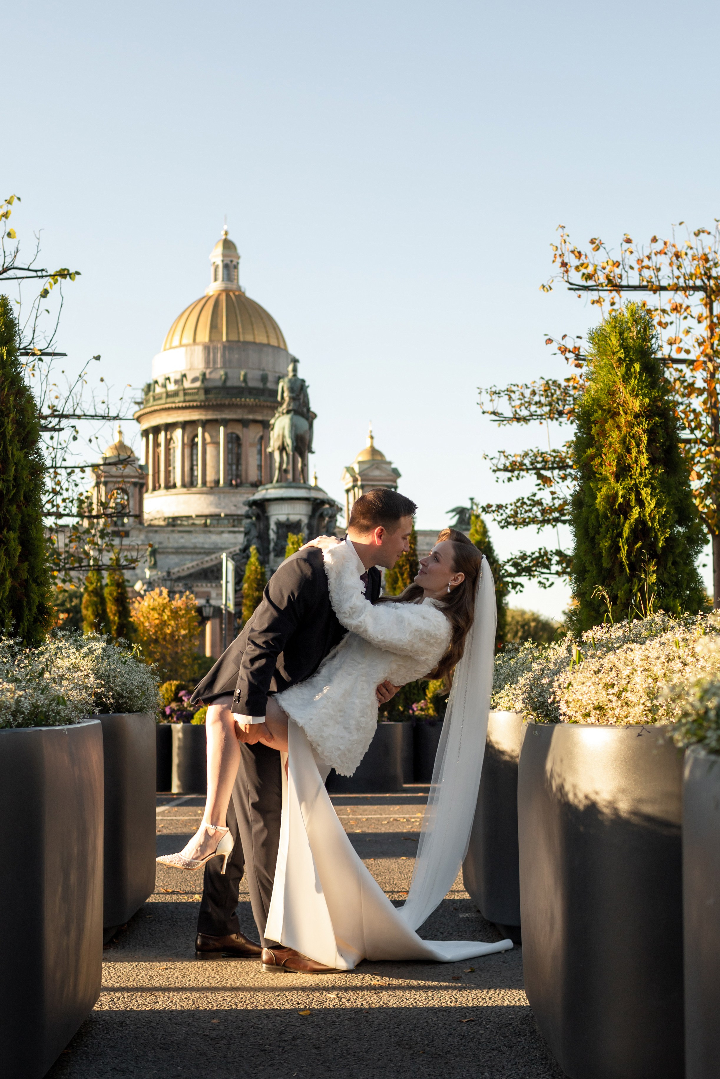 Свадьба в Петербурге в сентябре. Свадебный фотограф Кирилл Белый