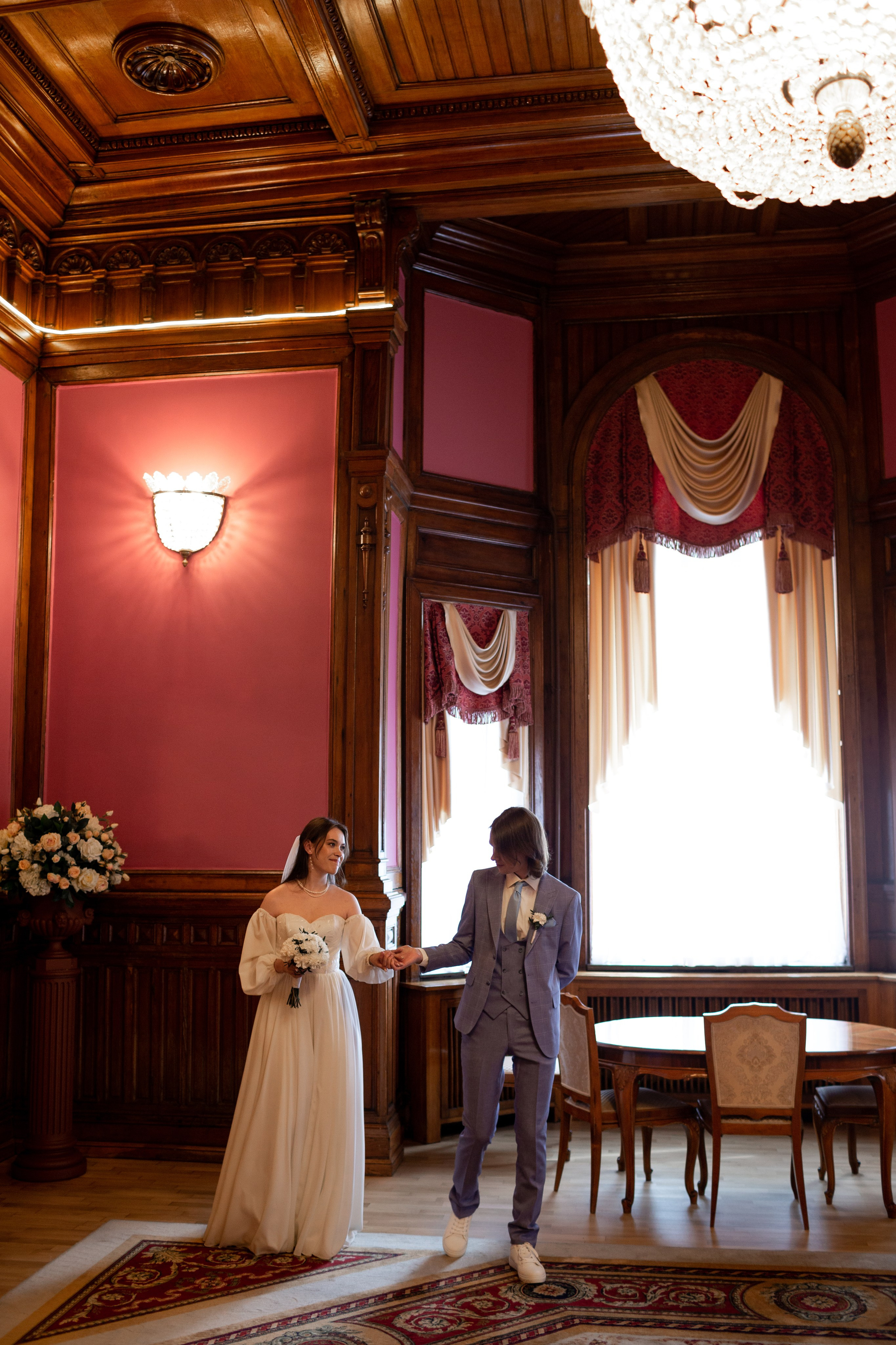 Свадебная фотосессия во Дворце на Фурштатской. Свадебный фотограф Кирилл Белый