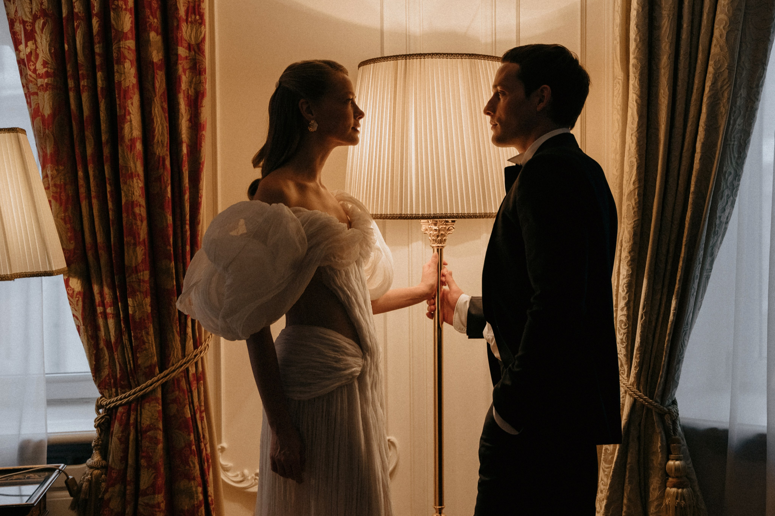 Свадебная фотосъемка в отеле Савой. Свадебный фотограф Москва