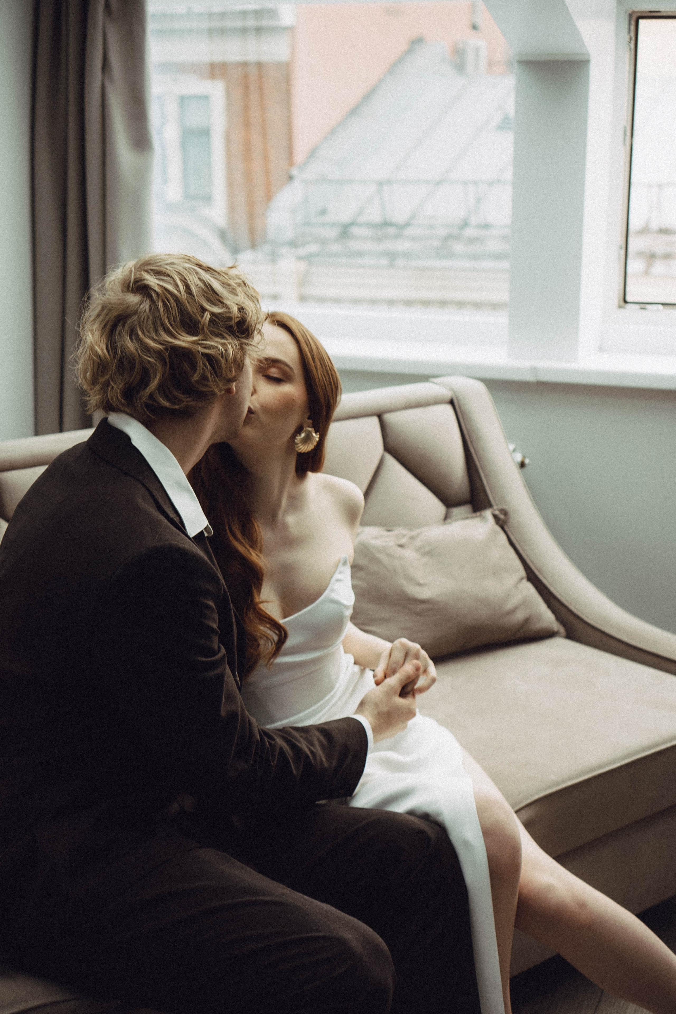 СВАДЕБНАЯ СЬЕМКА В ОТЕЛЕ. СБОРЫ ЖЕНИХА И НЕВЕСТЫ И ТАКЖЕ ТОР И ПОДГОТОВКА К ПРОГУЛКЕ. Профессиональный фотограф, Санкт-Петербург — Виктория Богомолова