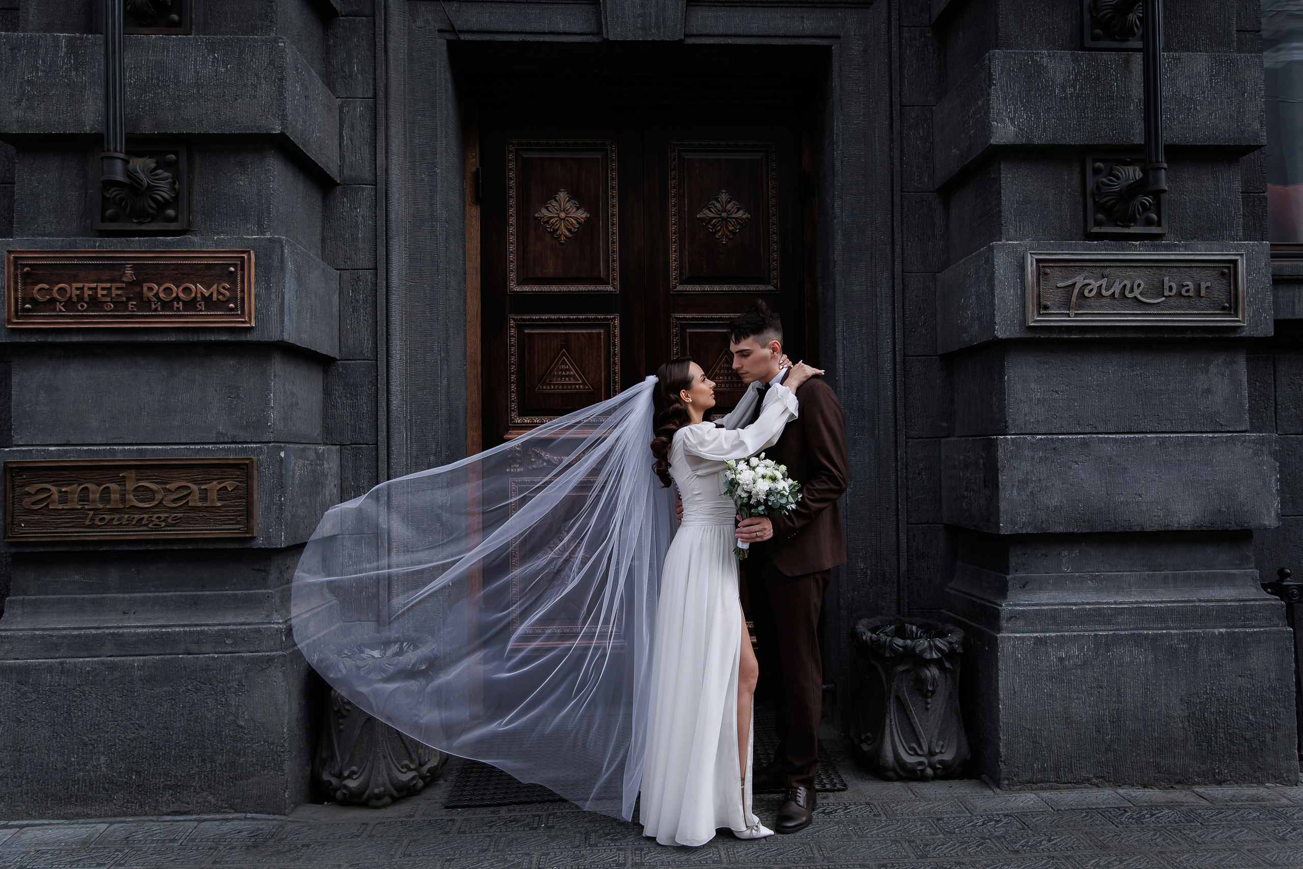 Екатерина и Денис. Свадебный фотограф в Омске Яна Савина