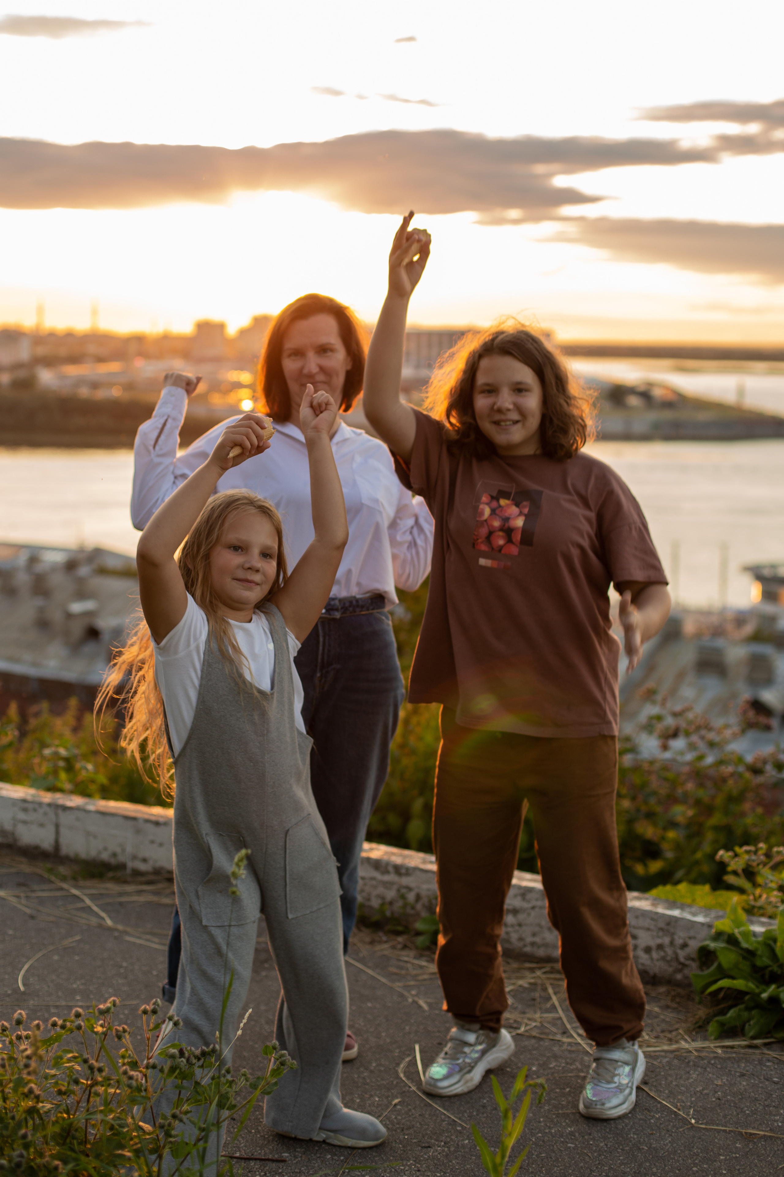 Ирина, Аврора и Рената в гостях в НН. Фотограф в Черногории — семейная фотосессия с детьми, лавстори,