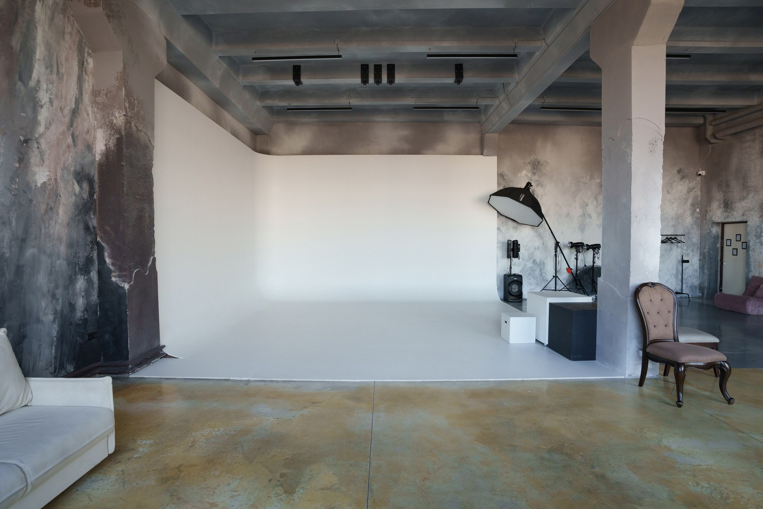 Студия Мун зал Лофт, 1800 руб. в час. Классный фотограф Красноярска Васильева Ирина