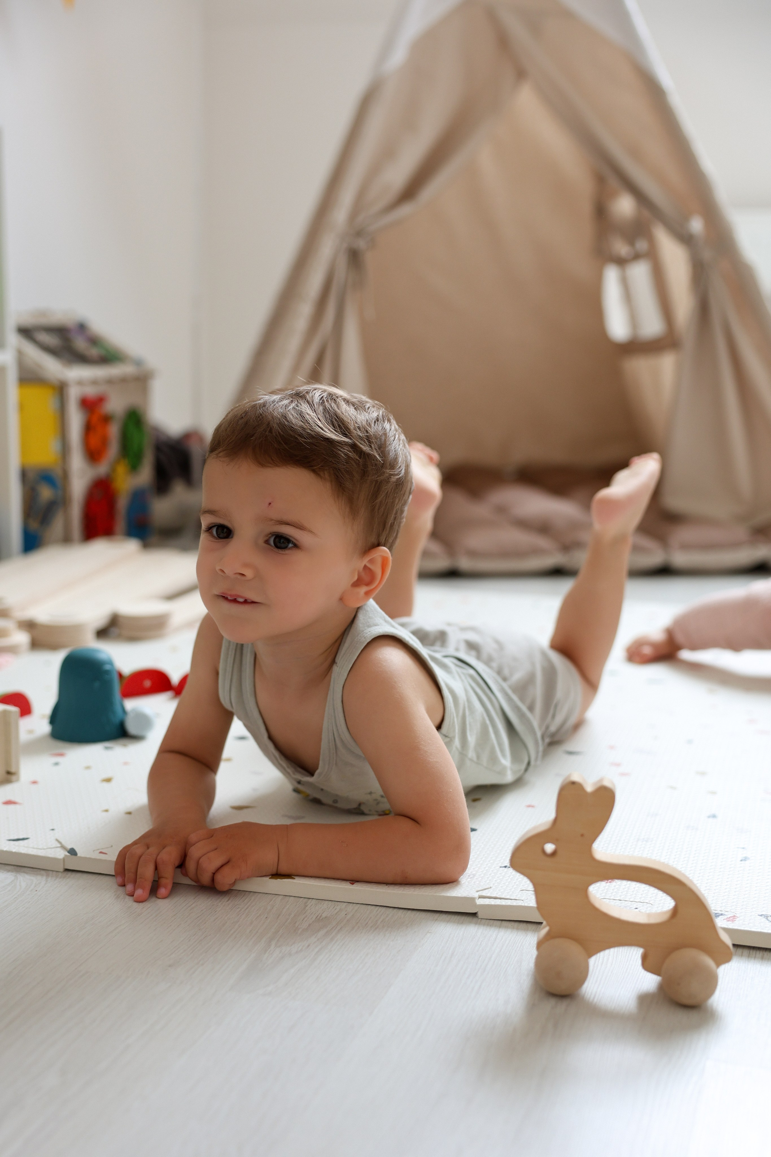 Катя и Платон играют. Ваш семейный newborn и lifestyle фотограф в СПБ Наталья Журавлева