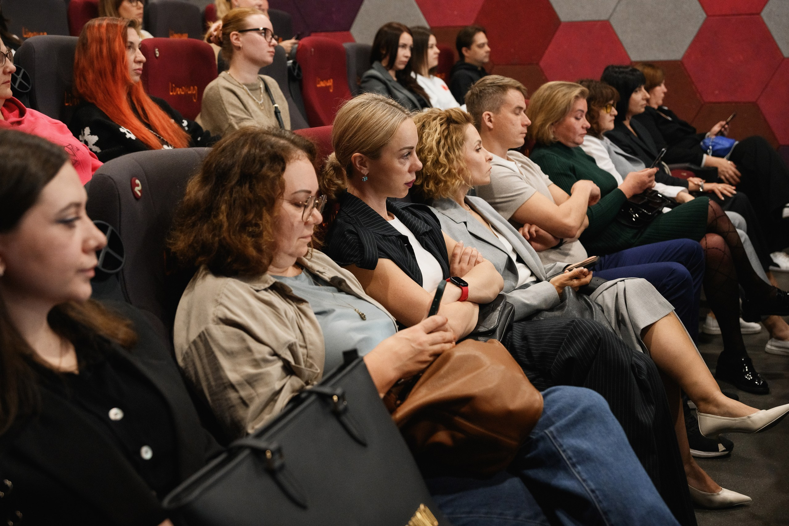 Фотосъемка бизнес-завтрака в Петропавловске-Камчатском, Бизнес-фотосессия во время делового завтрака в Петропавловске-Камчатском, Профессиональная съемка бизнес-встреч с фуршетом в Петропавловске-Камчатском, Корпоративная фотосессия на бизнес-завтраке в Петропавловске-Камчатском, Стоимость фотосъемки бизнес-мероприятий в Петропавловске-Камчатском.