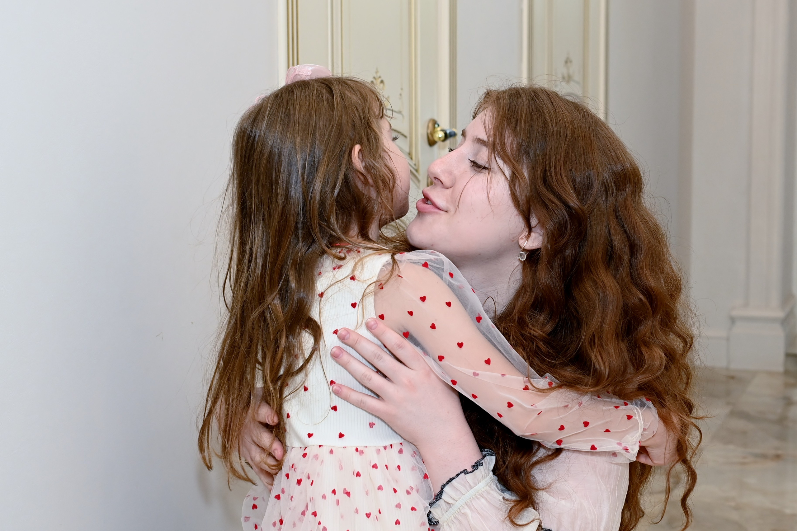 Фотосъёмка помолвки в частном доме. Свадебный и семейный фотограф в Москве Ирина Гончарова