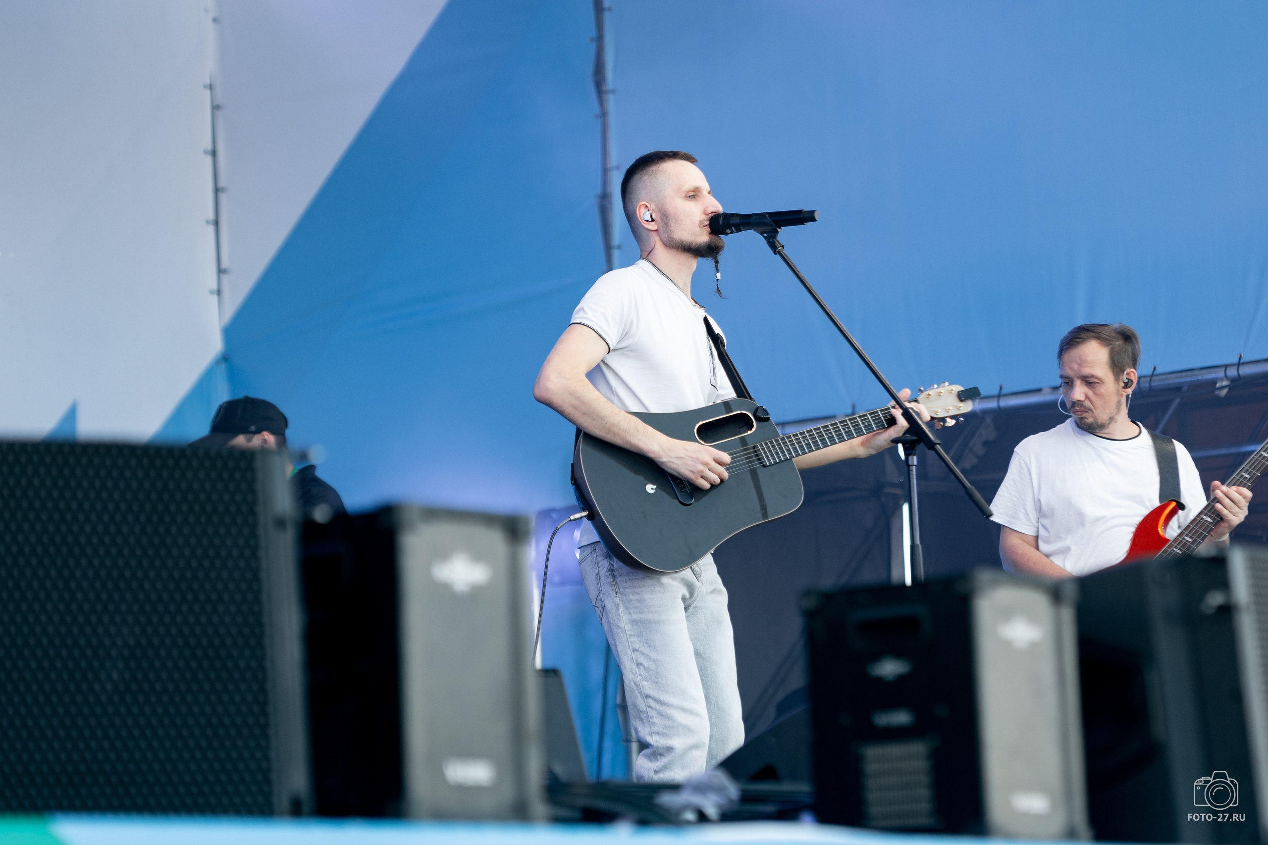 Антон Курдюмов фотограф в Хабаровске Рина Курдюмова фото27 foto27 Антон Дорофеев репортажный репортаж документалист Тони и Рина фотосоздатели ПаПаРоК Рок над Амуром 2024 фестиваль Хабаровск