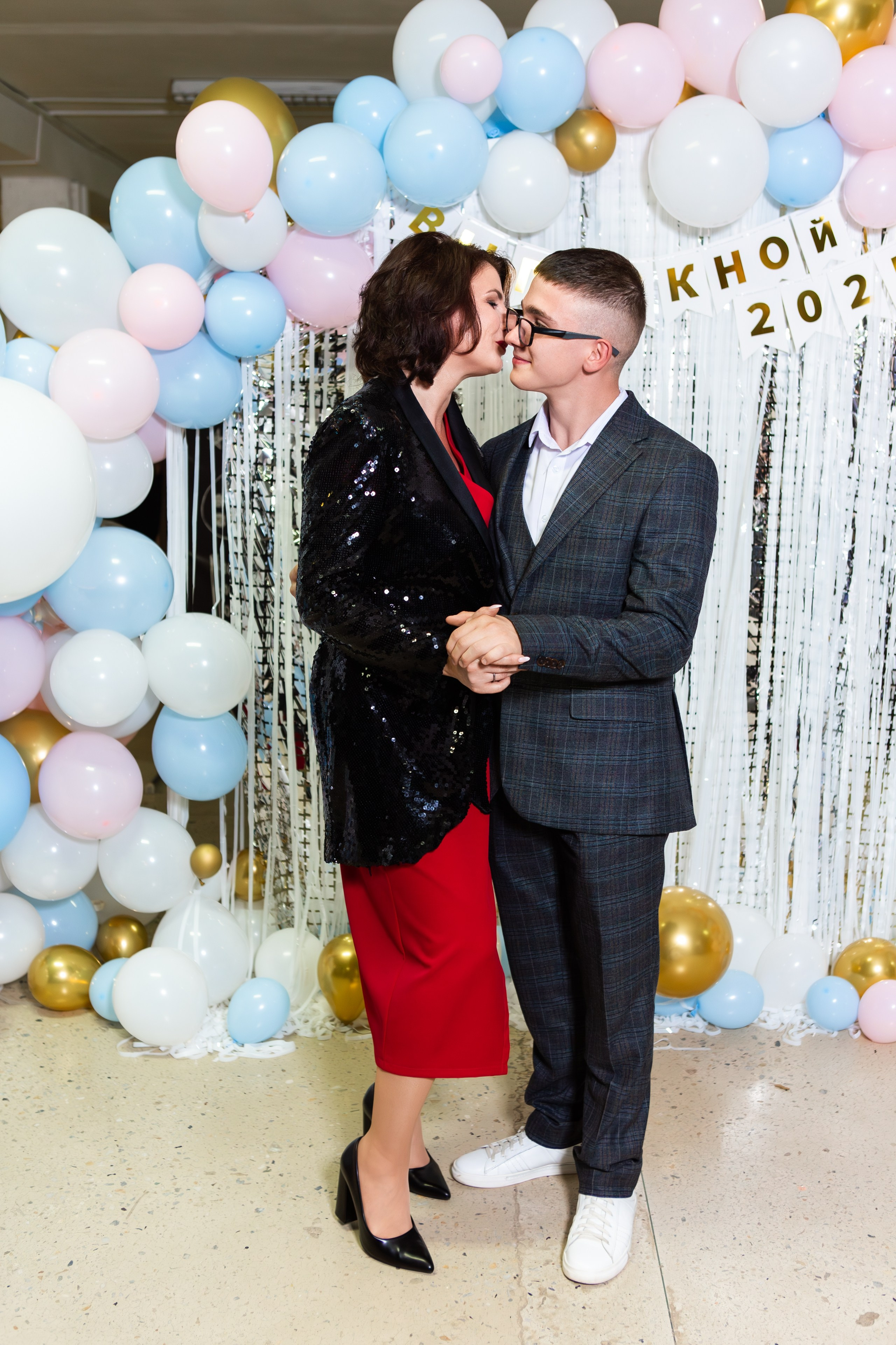 ФОТОСЕССИЯ С РОДИТЕЛЯМИ ВЫПУСКНОЙ 2025 9 ШКОЛА Г.МЦЕНСК. Профессиональный фотограф в Мценске и Орловской области