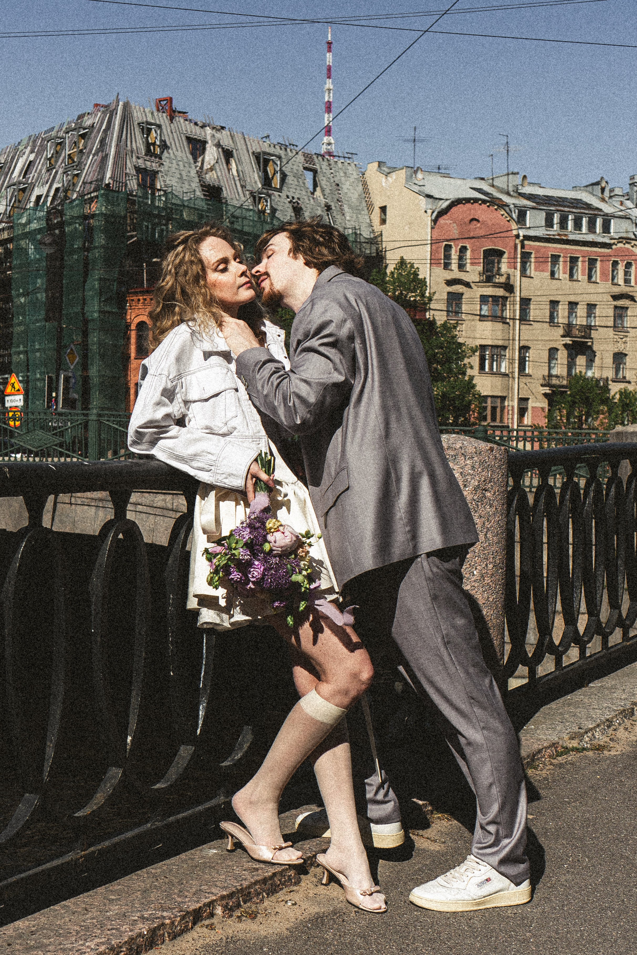 СВАДЕБНАЯ ПРОГУЛКА ПО ПЕТРОГРАДКЕ ВЕСНОЙ. СВАДЕБНАЯ ФОТОСЕССИИЯ НА ПЕТРОГРАДКЕ. Профессиональный фотограф, Санкт-Петербург — Виктория Богомолова