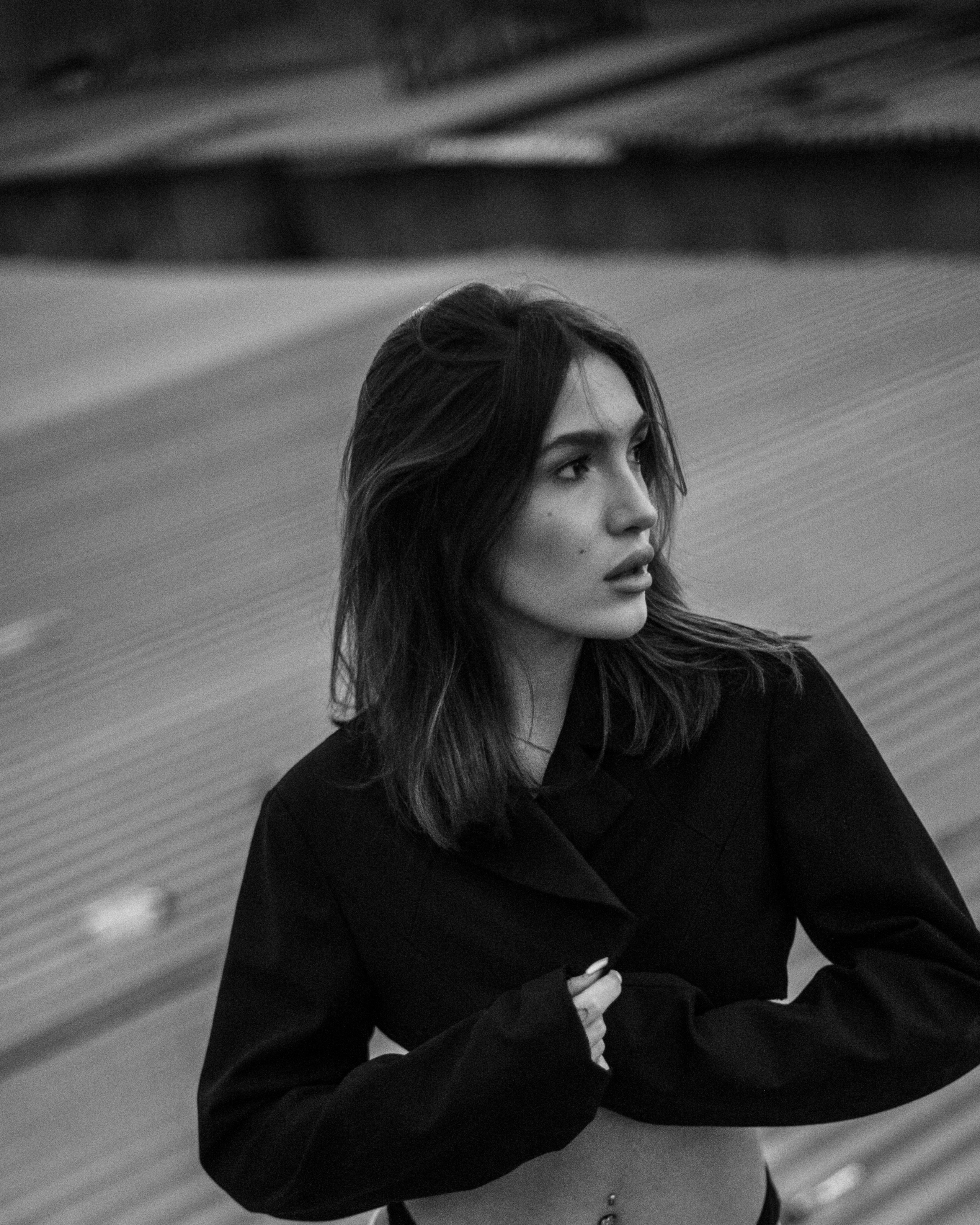 Яна. Женский фотограф. Создатель украшений ручной работы. Модель