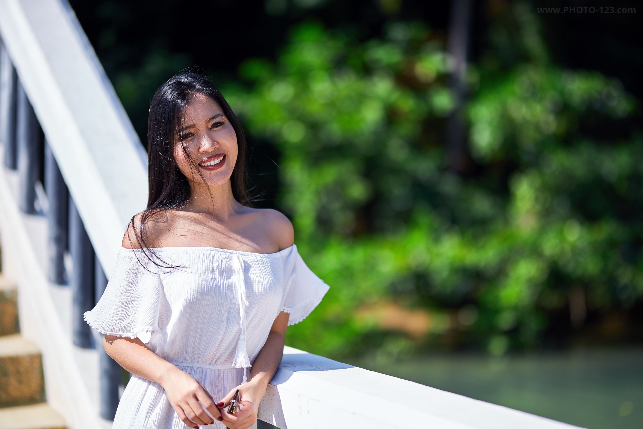 Namfon AoYon. Photographer, Retoucher & Graphic Designer @photo123pro