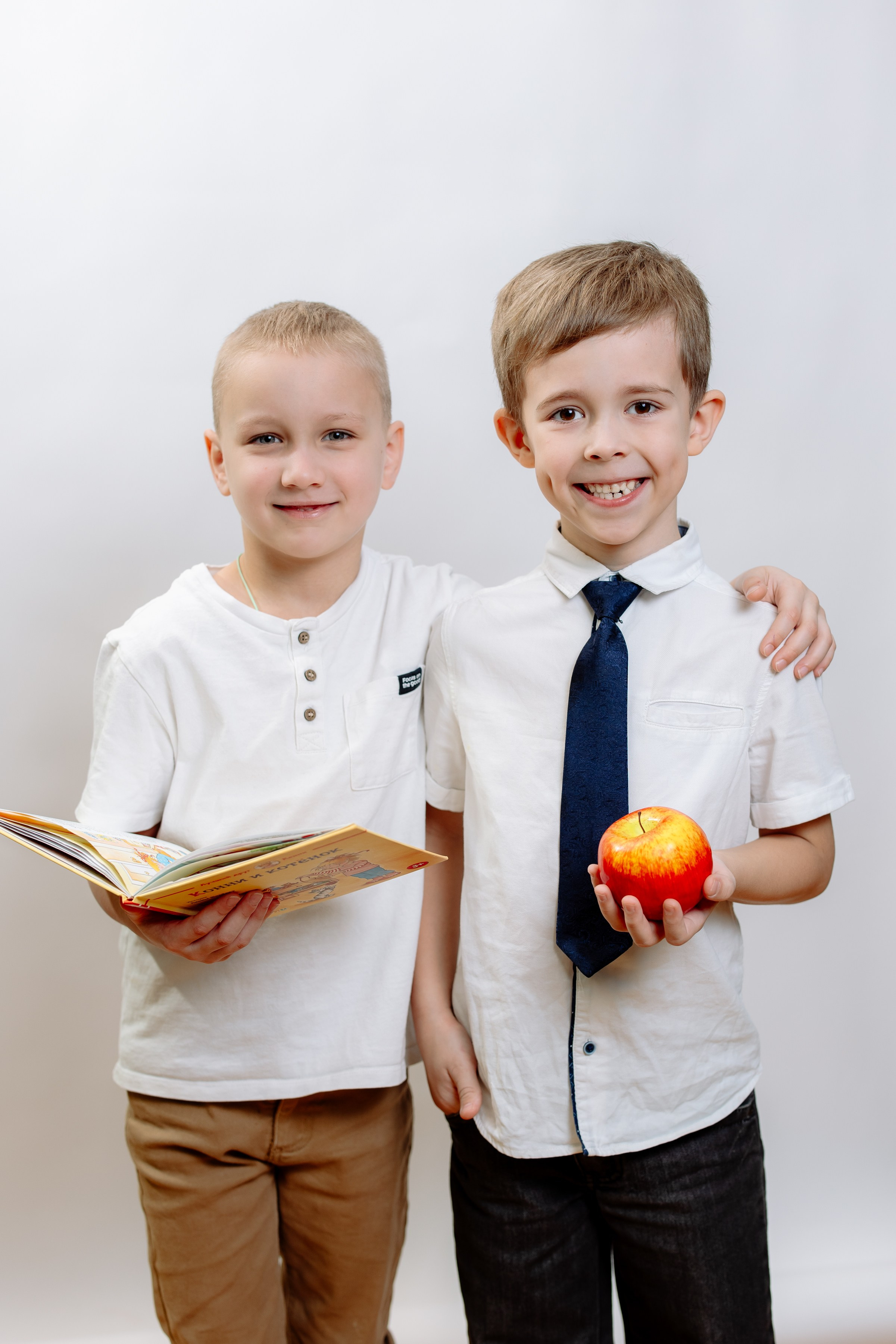 Общие на фоне детский сад. Выпускные альбомы Чехов