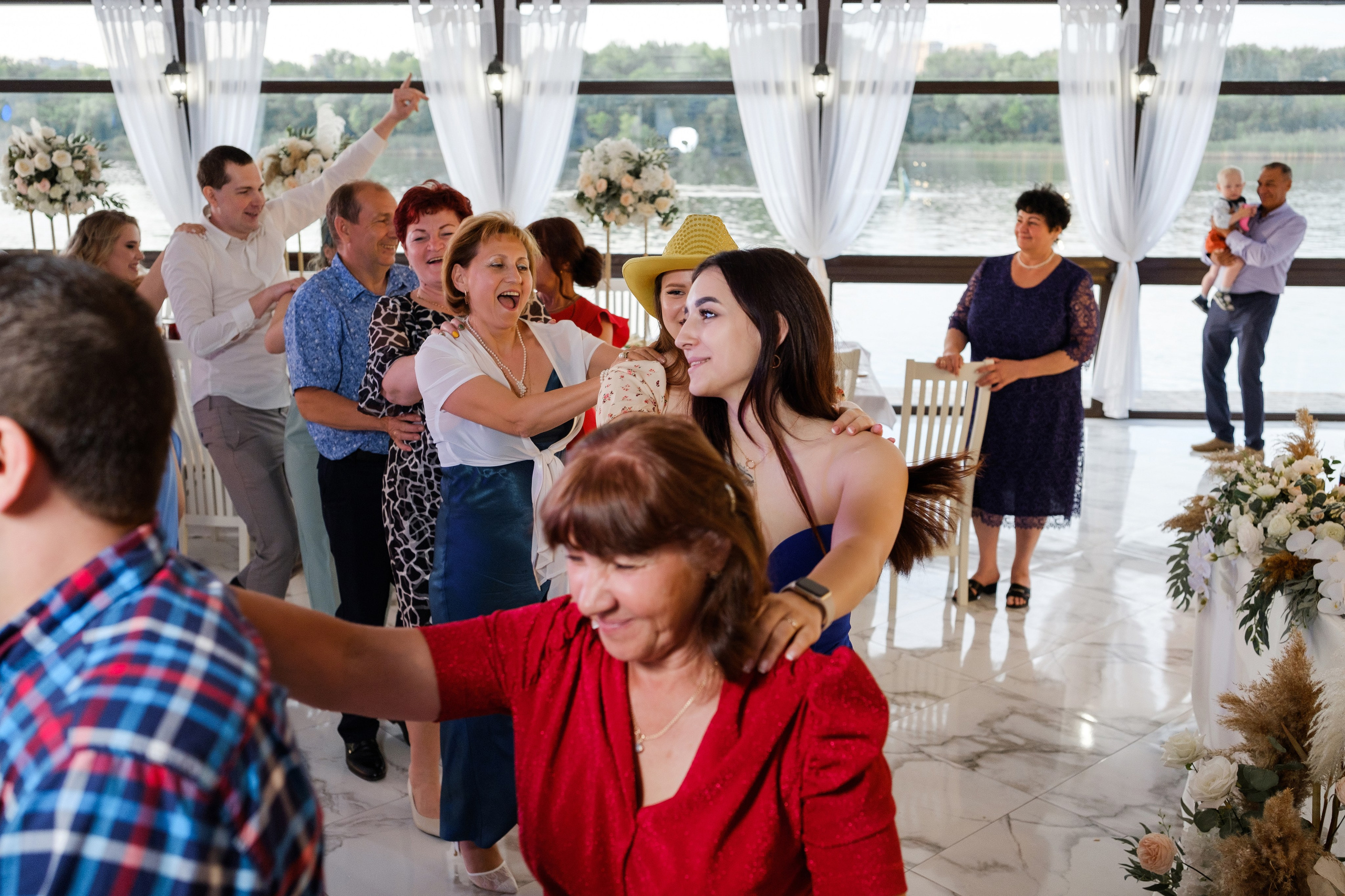 Максим и Дарья. Свадебный фотограф | репортаж | праздники | крещение