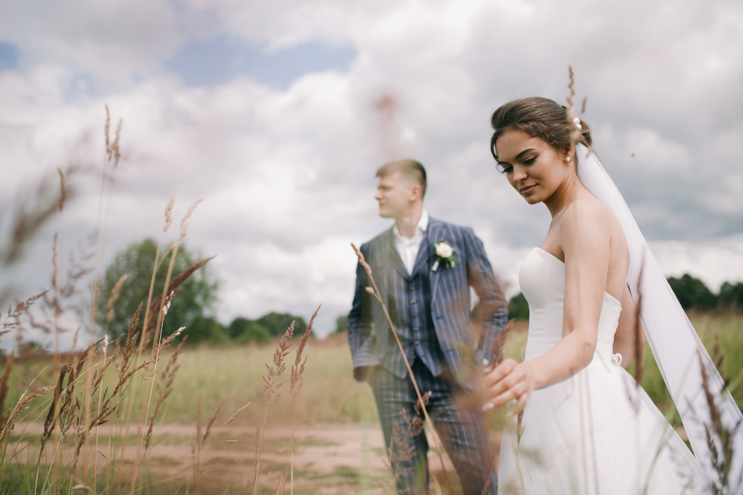 Летнее солнце в лесу. Свадебный фотограф в Калуге Алексей Климов