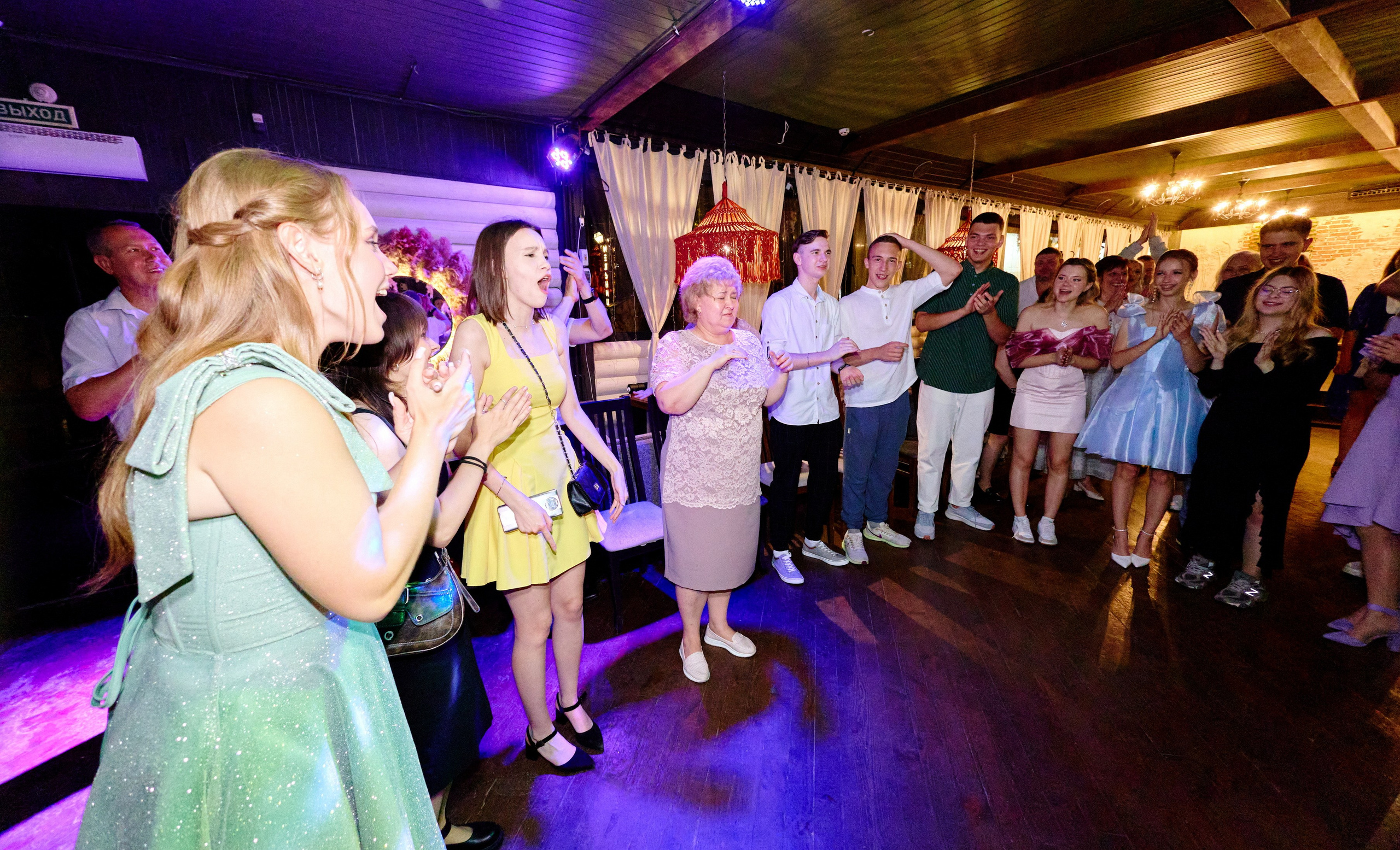 Выпускной 35 Сош. Фотограф Выпускные альбомы Таганрог Сергей Коробченко