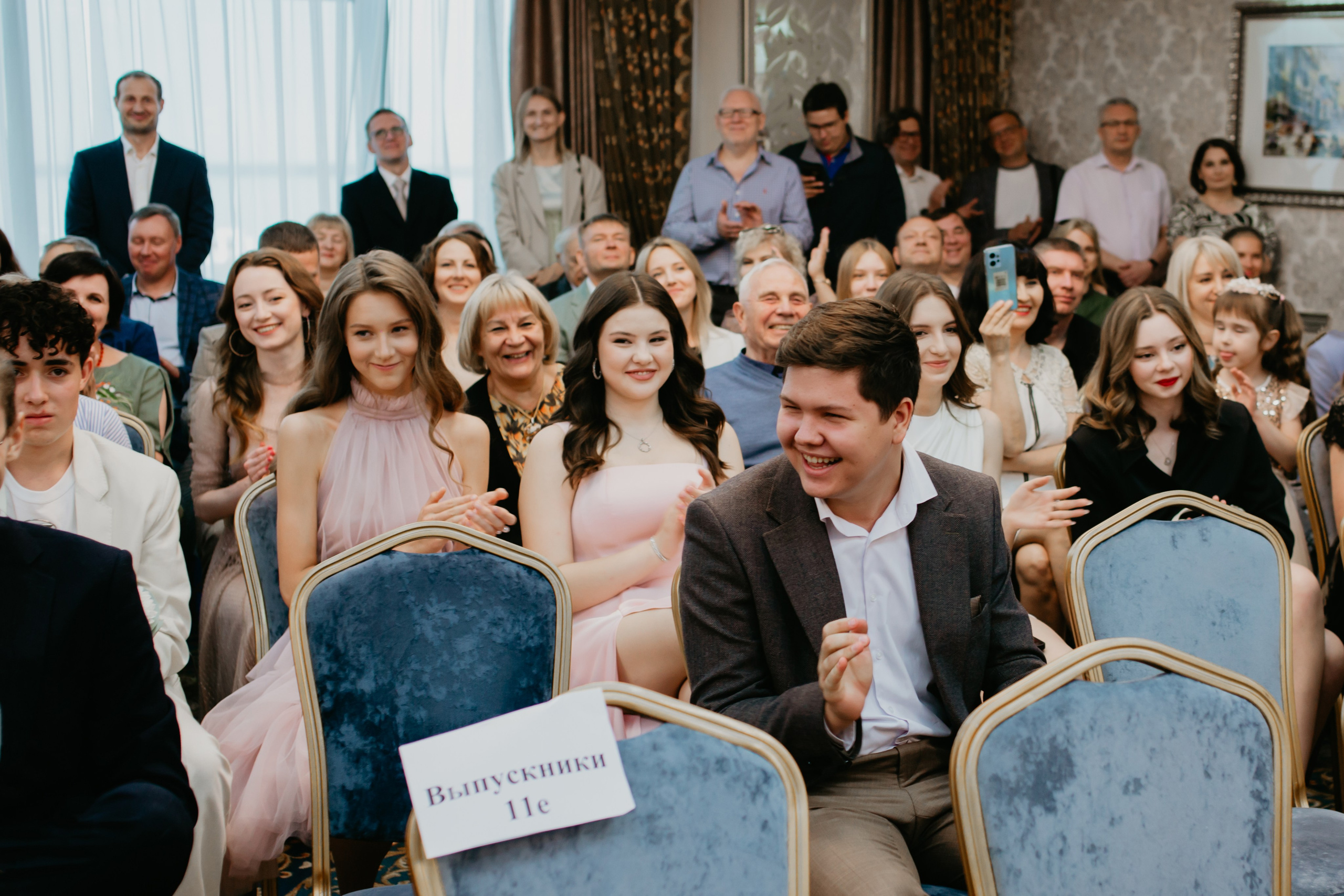 Выпускной. 11 лицей. Фотограф в Челябинске Ополихина Анна