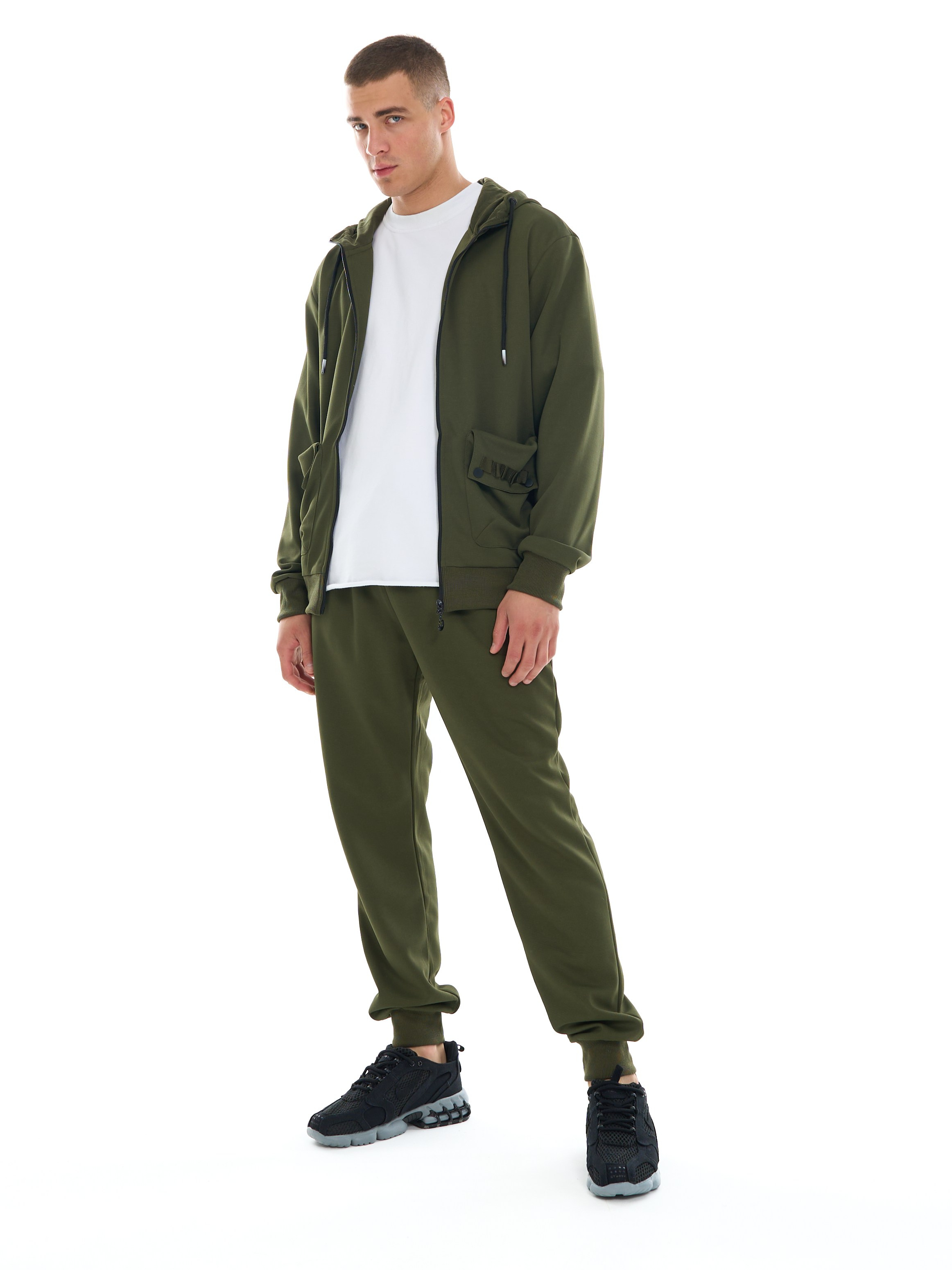 Фотомодель для маркетплейсов Паша. Фотосъёмка для марктеплейсов Studio 11.11