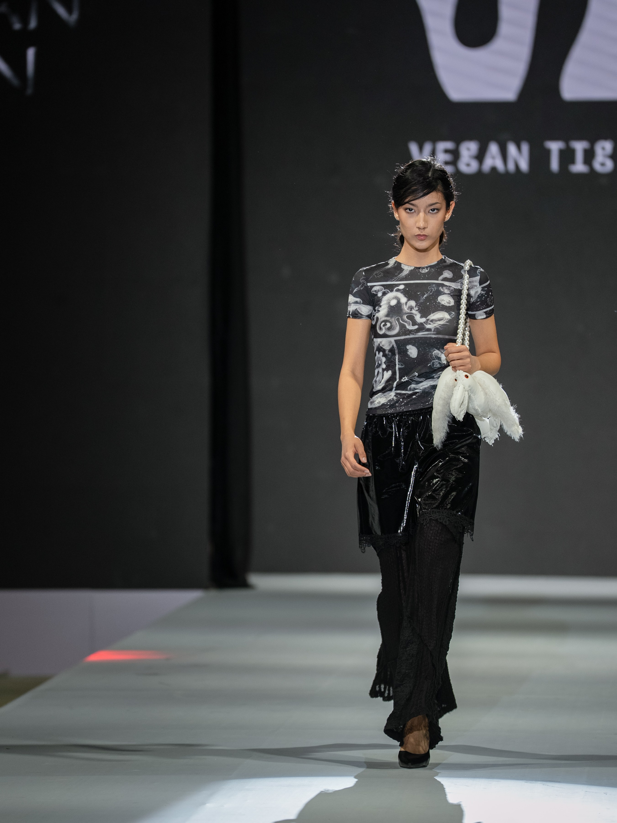 EURASIAN FASHION WEEK Vegan Tiger. Сайт Алматинского НЮ АРТ, будуар и фэшн фотографа Дениса Карпенко