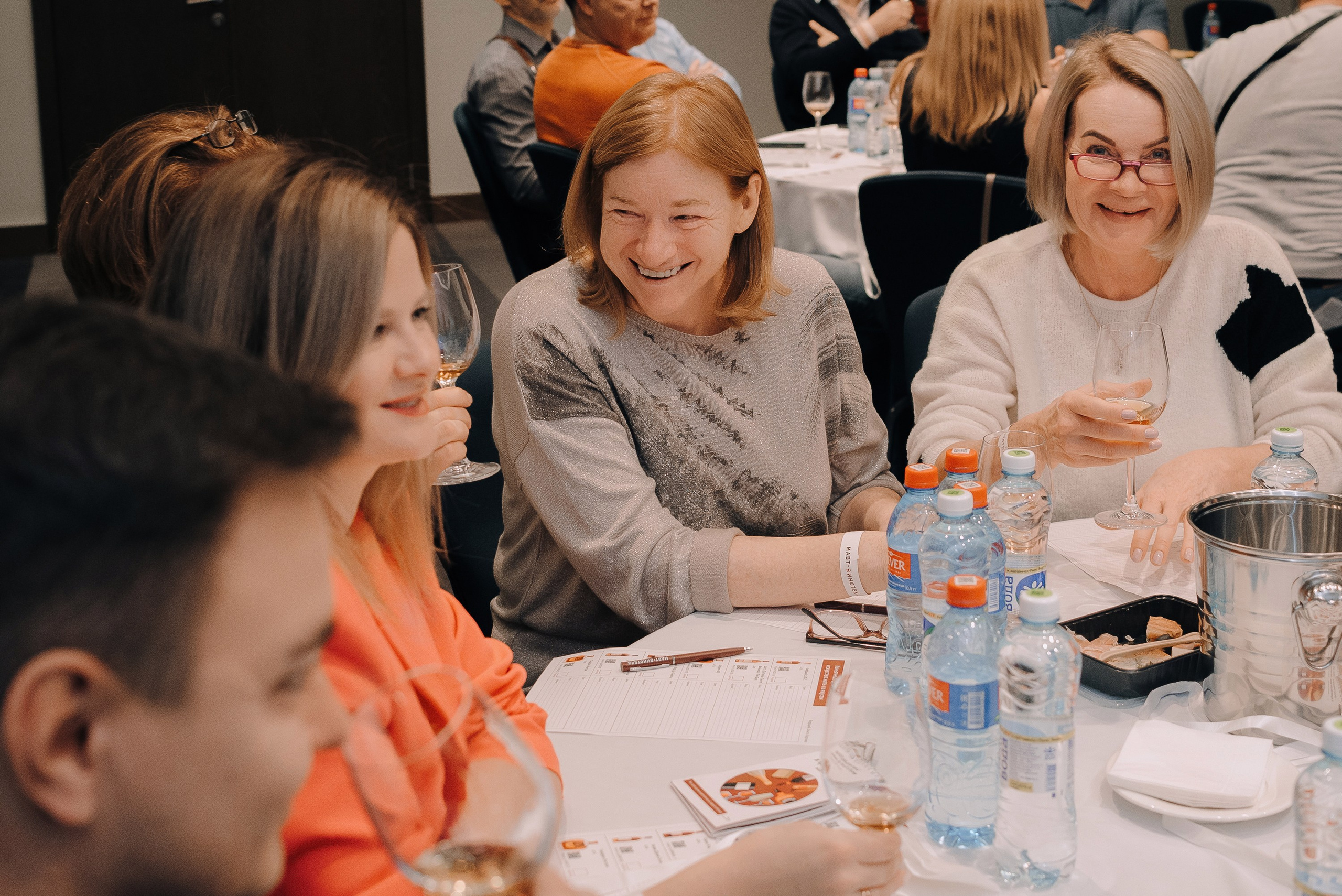 ФЕСТИВАЛЬ ВИНА И КРЕПКИХ НАПИТКОВ МАВТ-ВИНОТЕКА. Репортажный фотограф Зуев Роман г. Челябинск